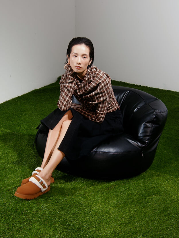 Hannah ハンナ テクスチャーファートリムバックルミュール, ブラウン, hi-res