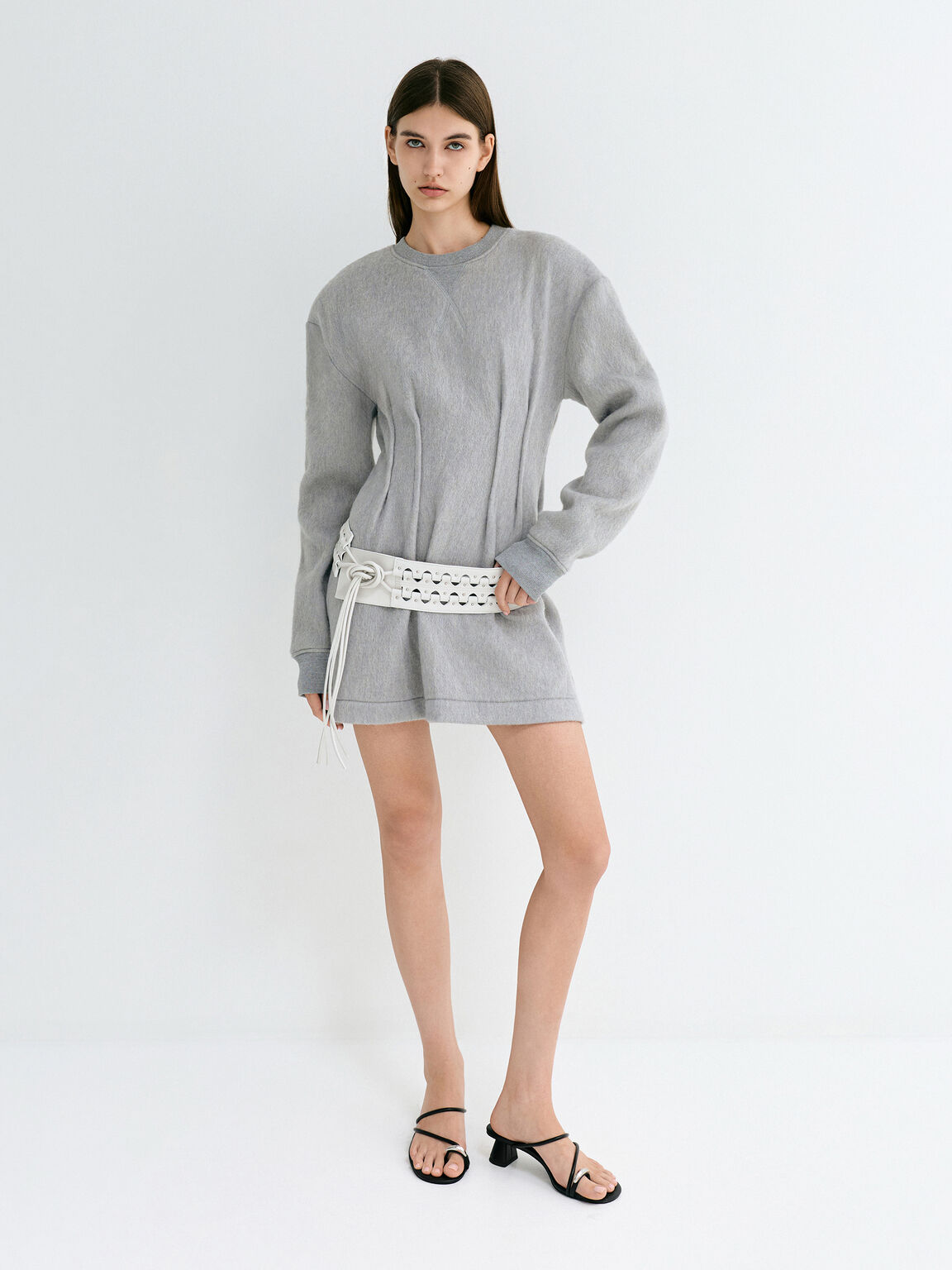 Raina レイナ メタリックアクセント ストラッピートゥリングヒールサンダル, ブラック, hi-res