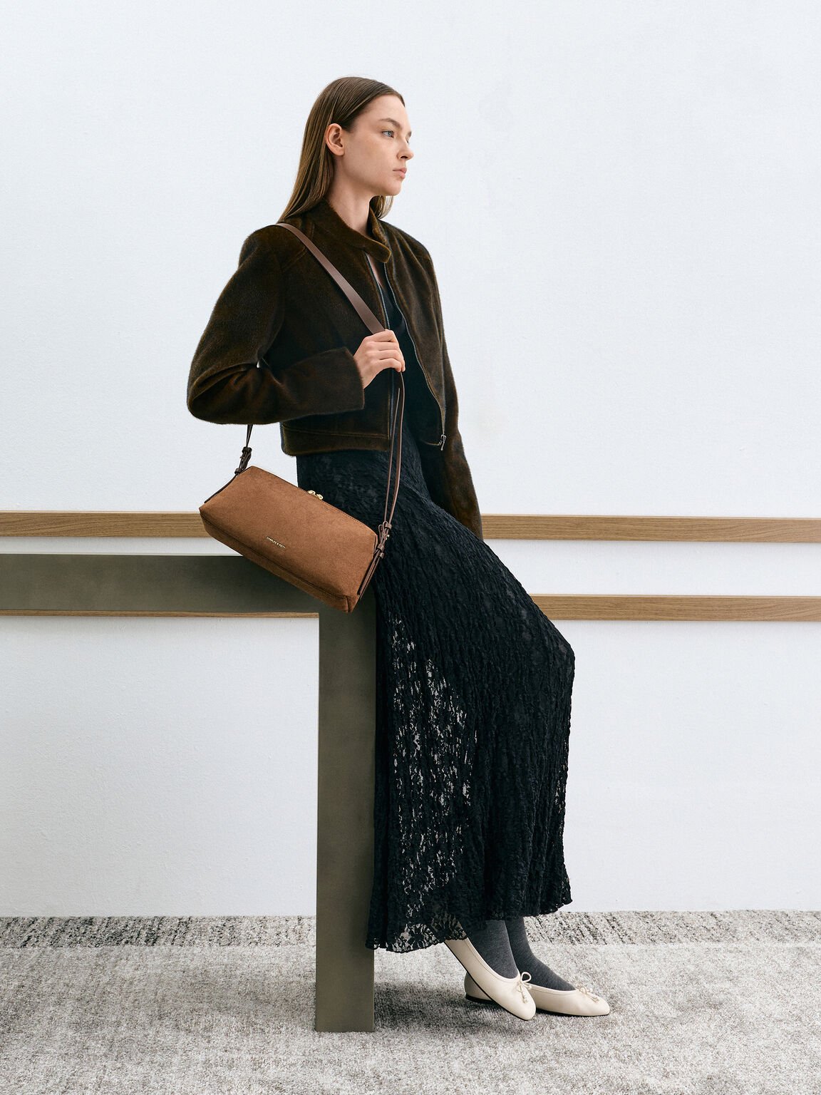 Deyna デイナ スエードメタリックアクセント ダブルストラップショルダーバッグ, モカブラウン, hi-res