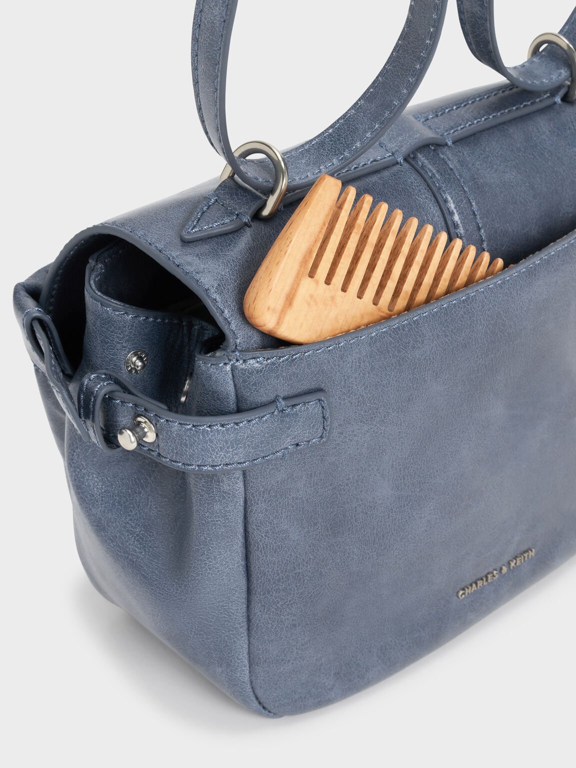 Delfina デルフィナ チェーンクロスボディーバッグ, ディストレスドミッドナイトブルー, hi-res