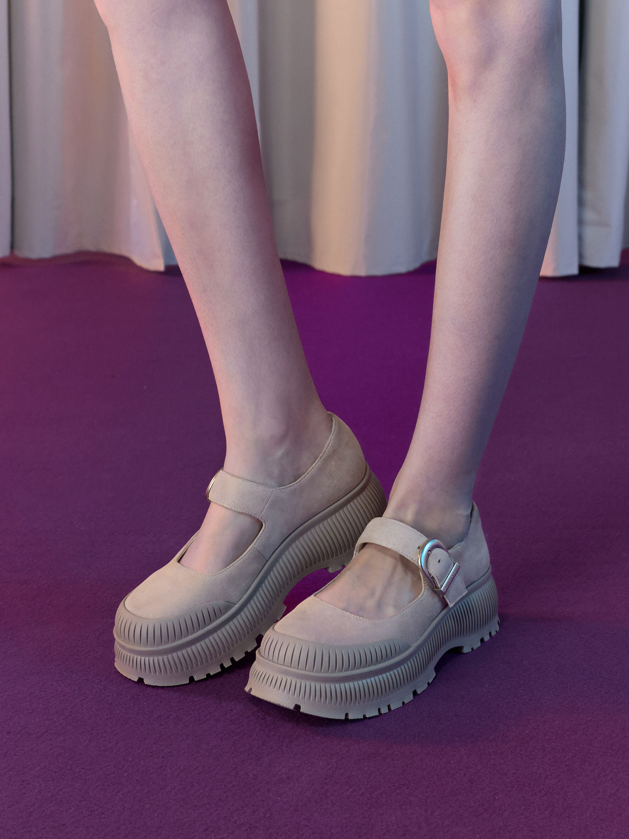 CHARLES & KEITHダラリジッドソールプラットフォームメリージェーン CHARLES & KEITH Darra ダラ フェイクスエードリジッドソール