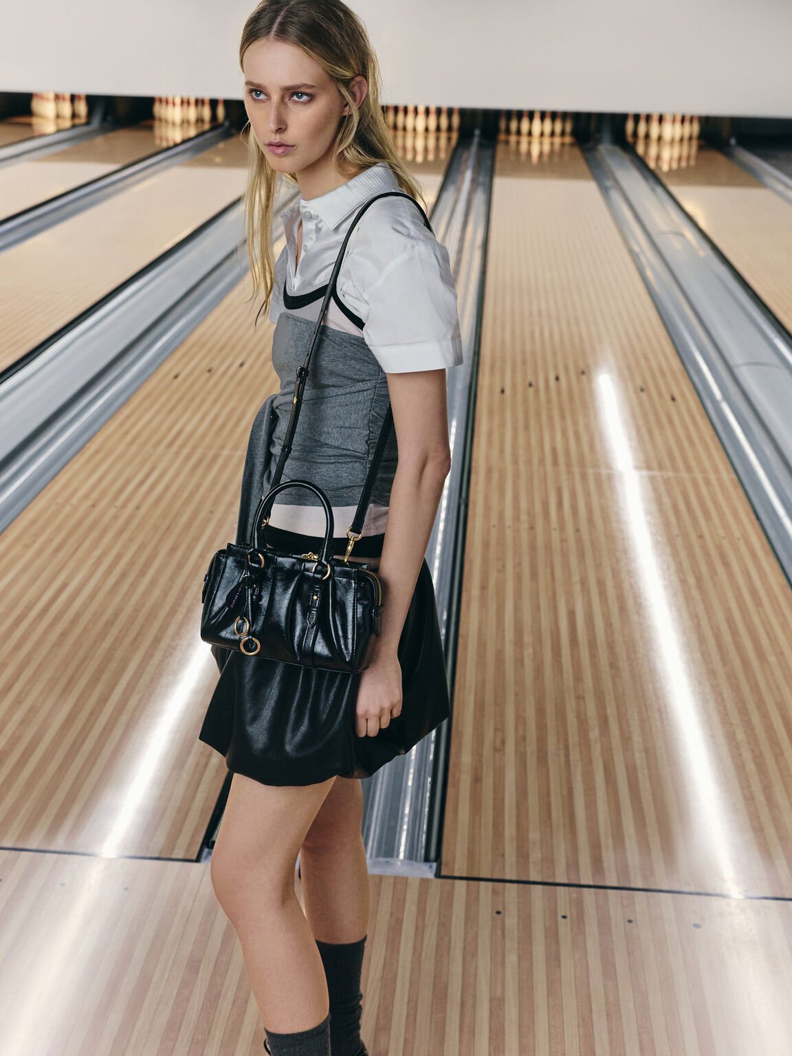 Britton ブリットン ルーシュドトップハンドルトートバッグ, ブラック, hi-res