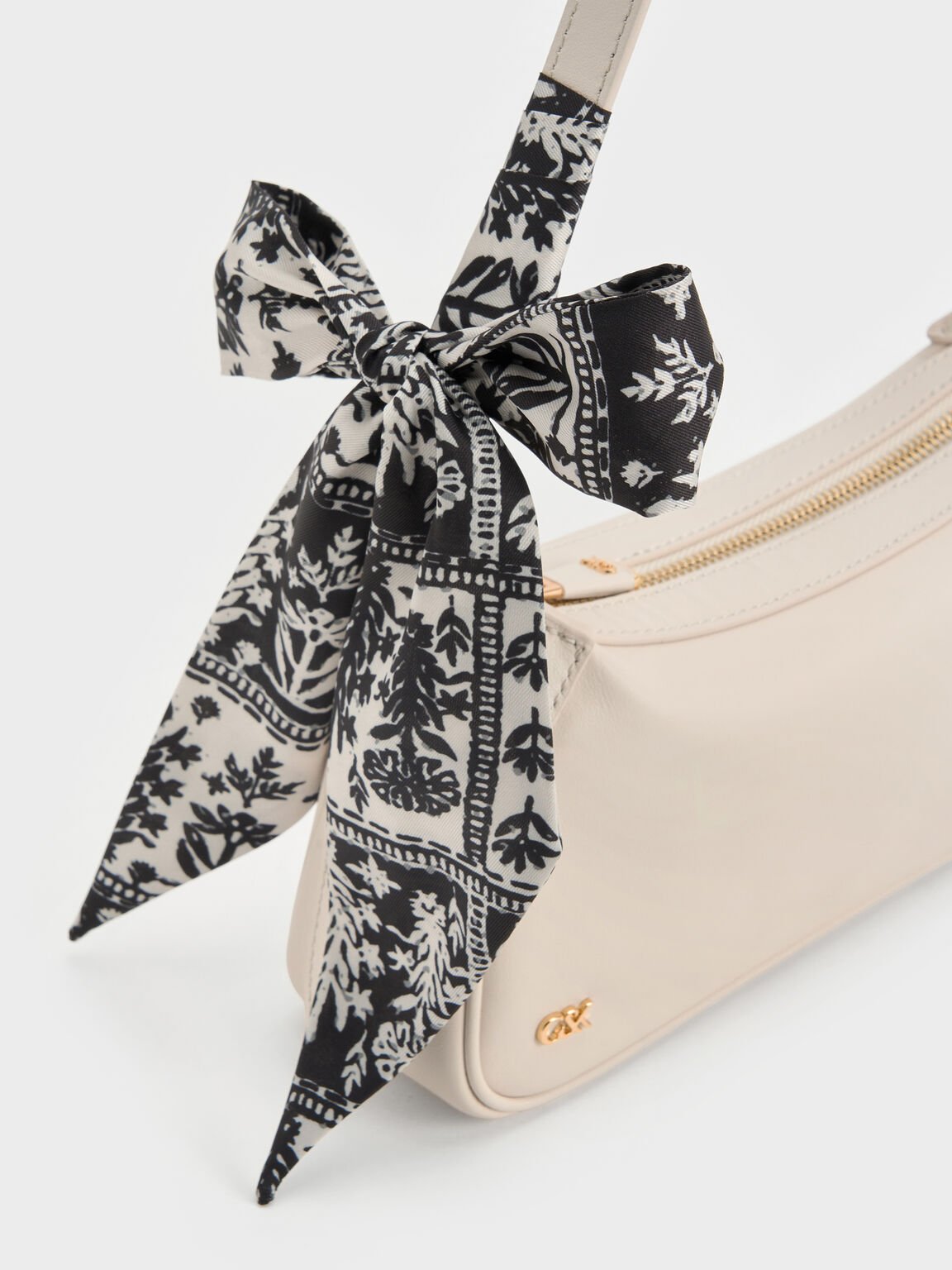 Cerese サリーズ レザースカーフハンドル ショルダーバッグ, チョーク, hi-res