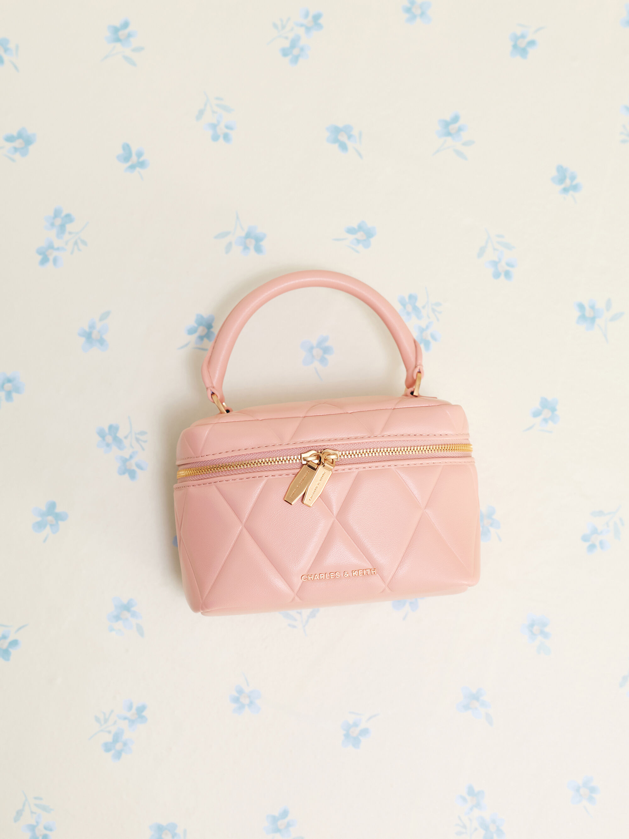 CHARLES & KEITH ピンク ハンドバッグ ハンドバッグ(レディース) - ピンク | CHARLES & KEITH (チャールズ