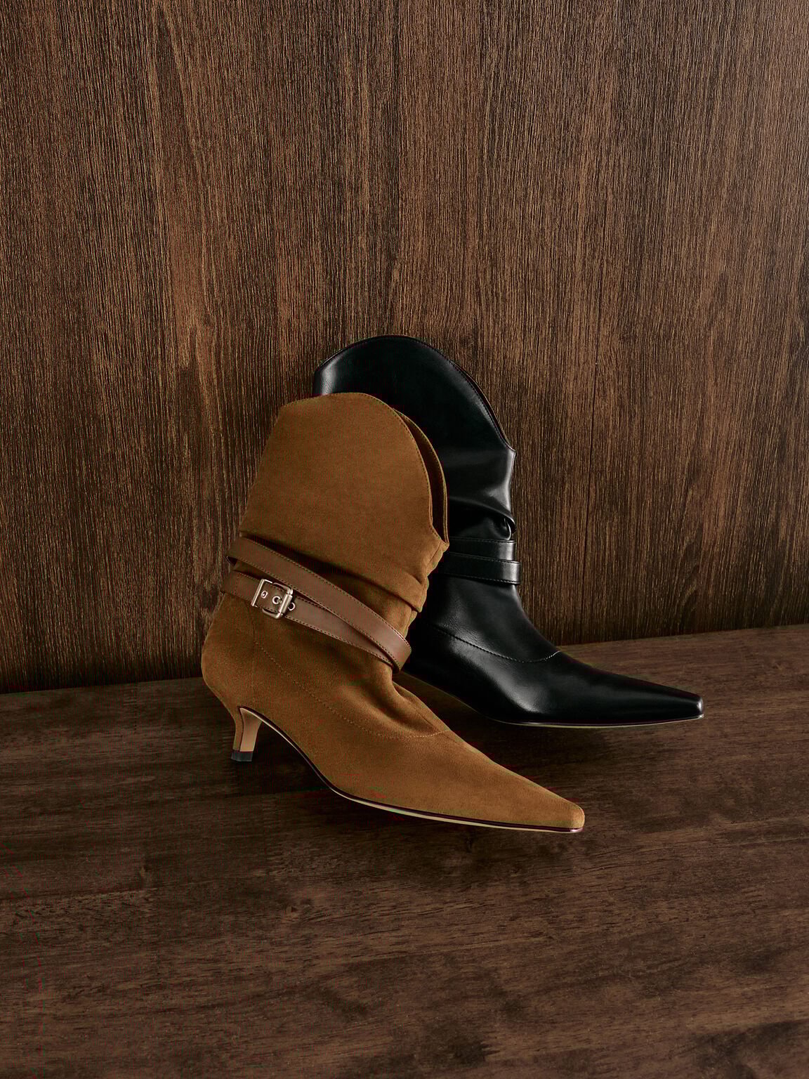 Karter カーター ポインテッドトゥルーシュドバックルキトゥンヒールブーツ, ブラック, hi-res