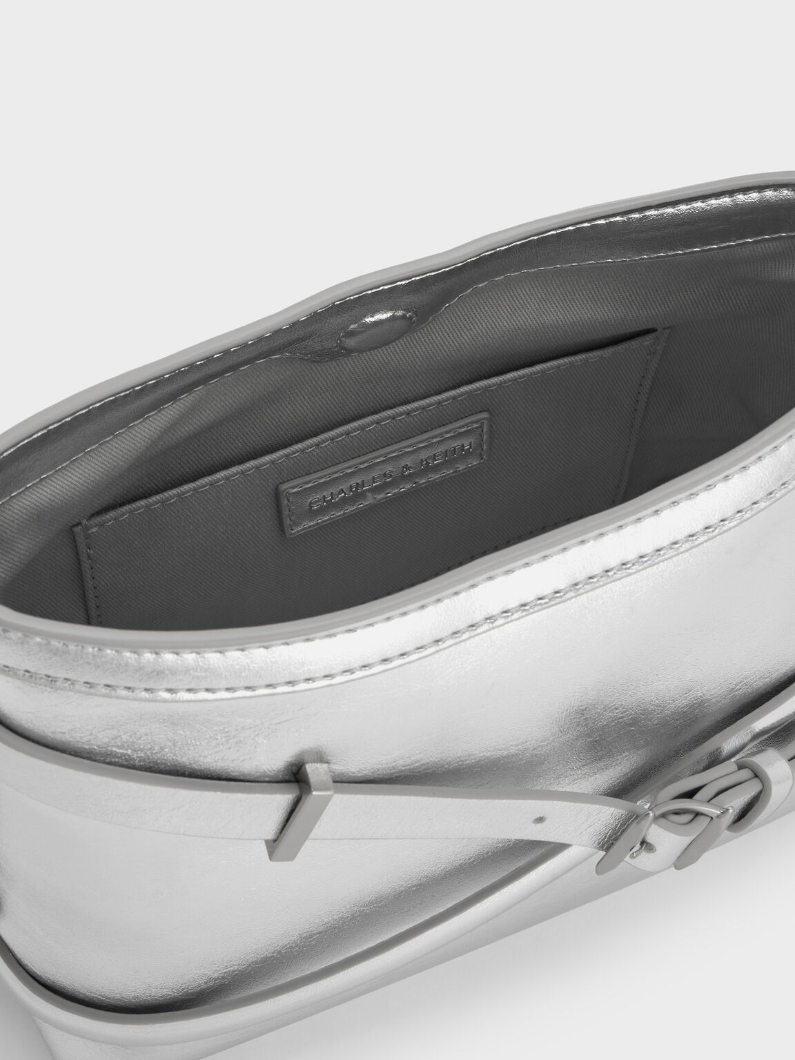 Bryna ブライナ バックルストラップクロスボディバッグ, シルバー, hi-res