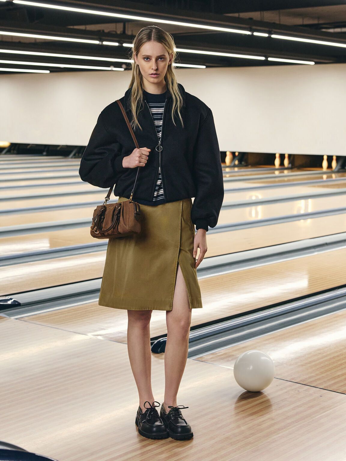 Britton ブリットン リサイクルスエードルーシュドトップハンドルトートバッグ, モカブラウン, hi-res