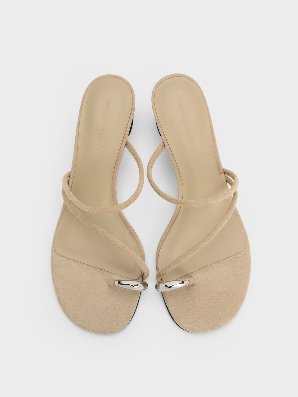 Raina レイナ メタリックアクセント ストラッピートゥリングヒールサンダル, グレージュ, hi-res