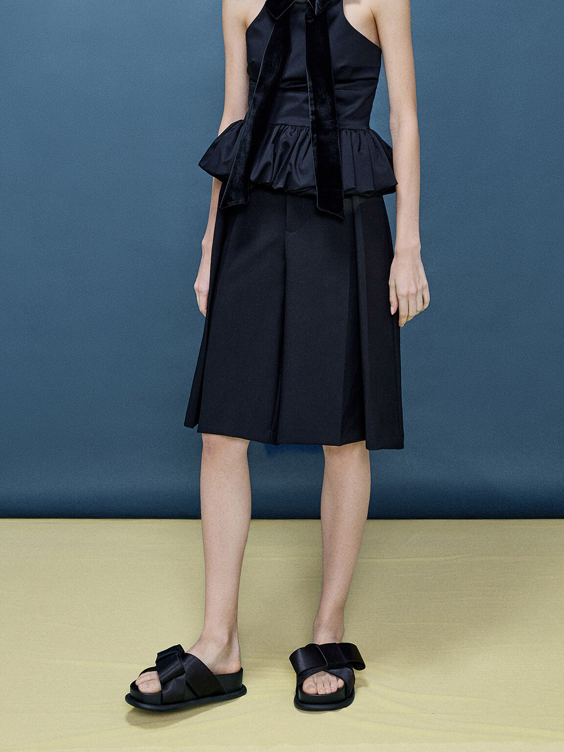 サテンボウ フラットフォームサンダル, ブラックテクスチャード, hi-res