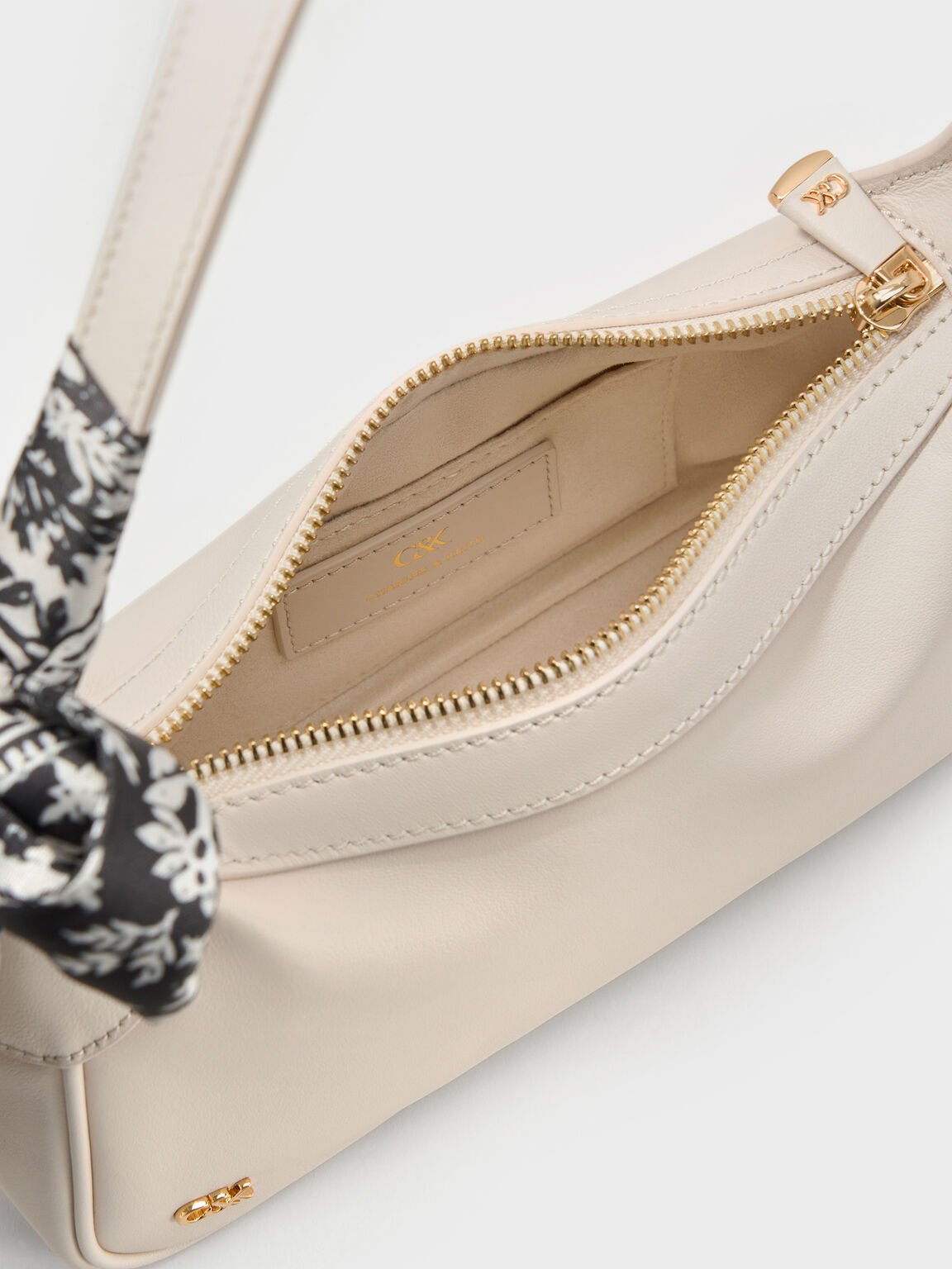 Cerese サリーズ レザースカーフハンドル ショルダーバッグ, チョーク, hi-res