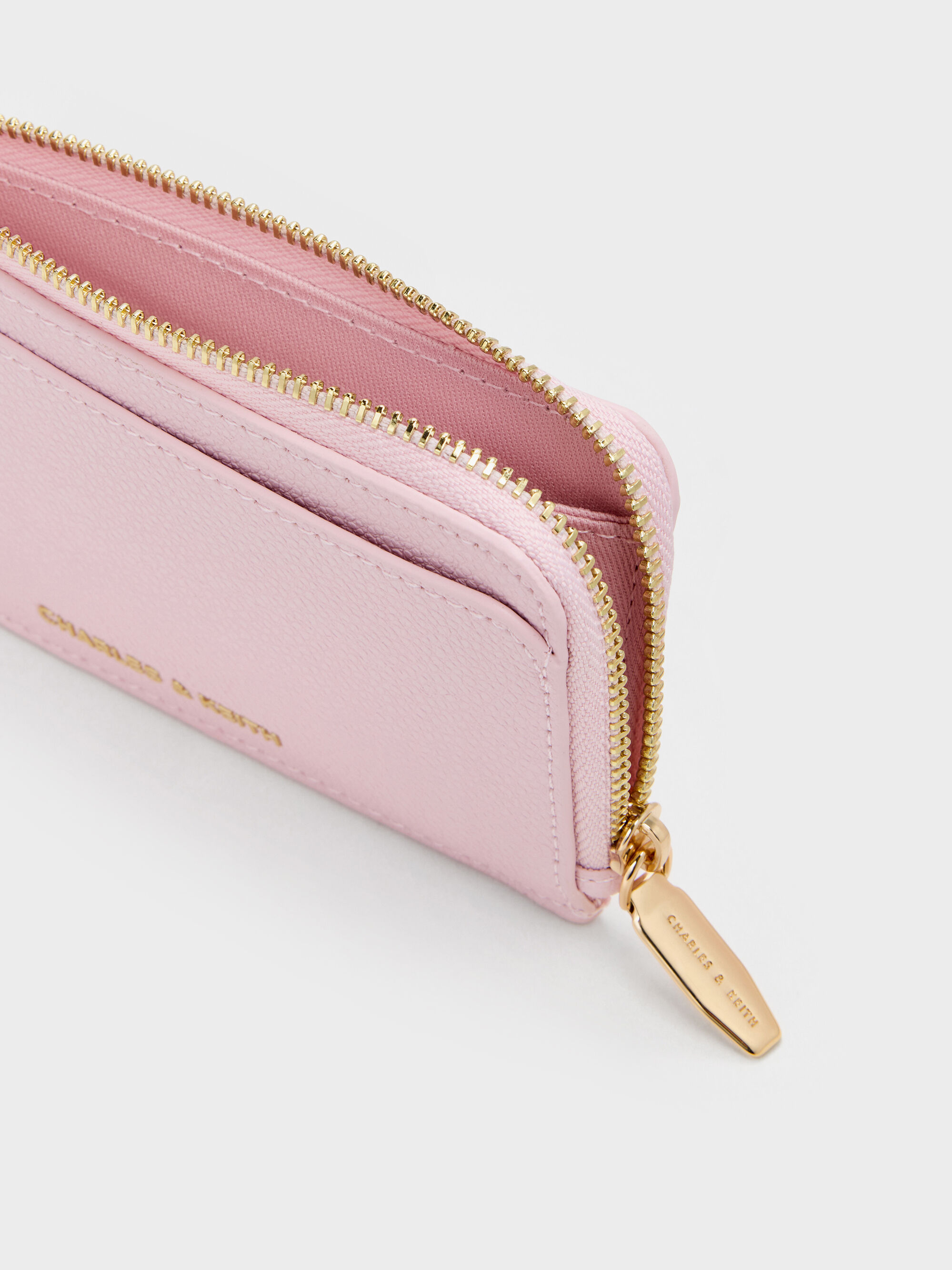 春を彩るピンクのバッグ＆シューズ | CHARLES & KEITH (チャールズ