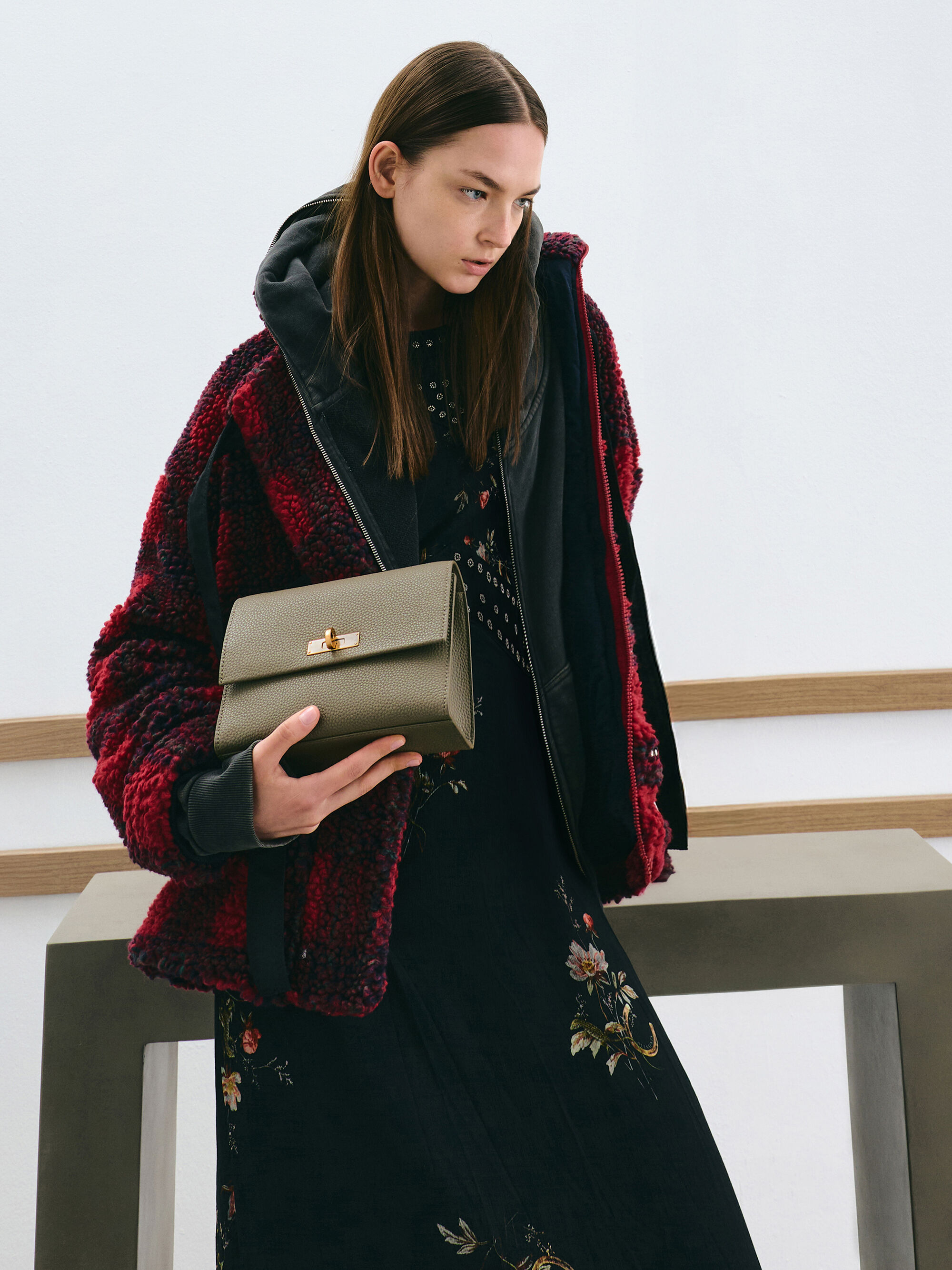 Chance チャンス レザー ターンロッククロスボディバッグ - ディープ