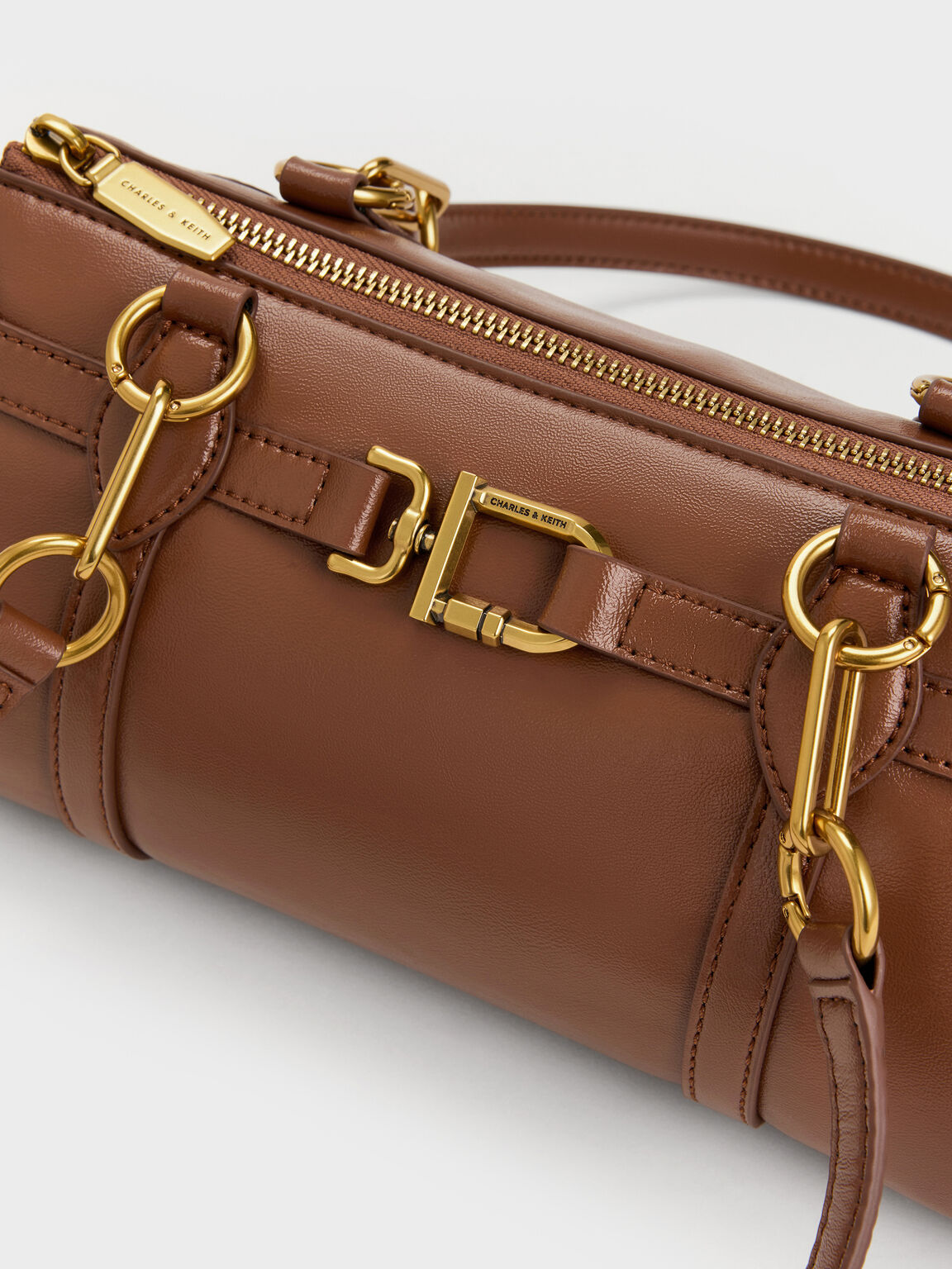 Gwynne グウィン メタリックアクセント イーロンゲイティド ショルダーバッグ, チョコレート, hi-res