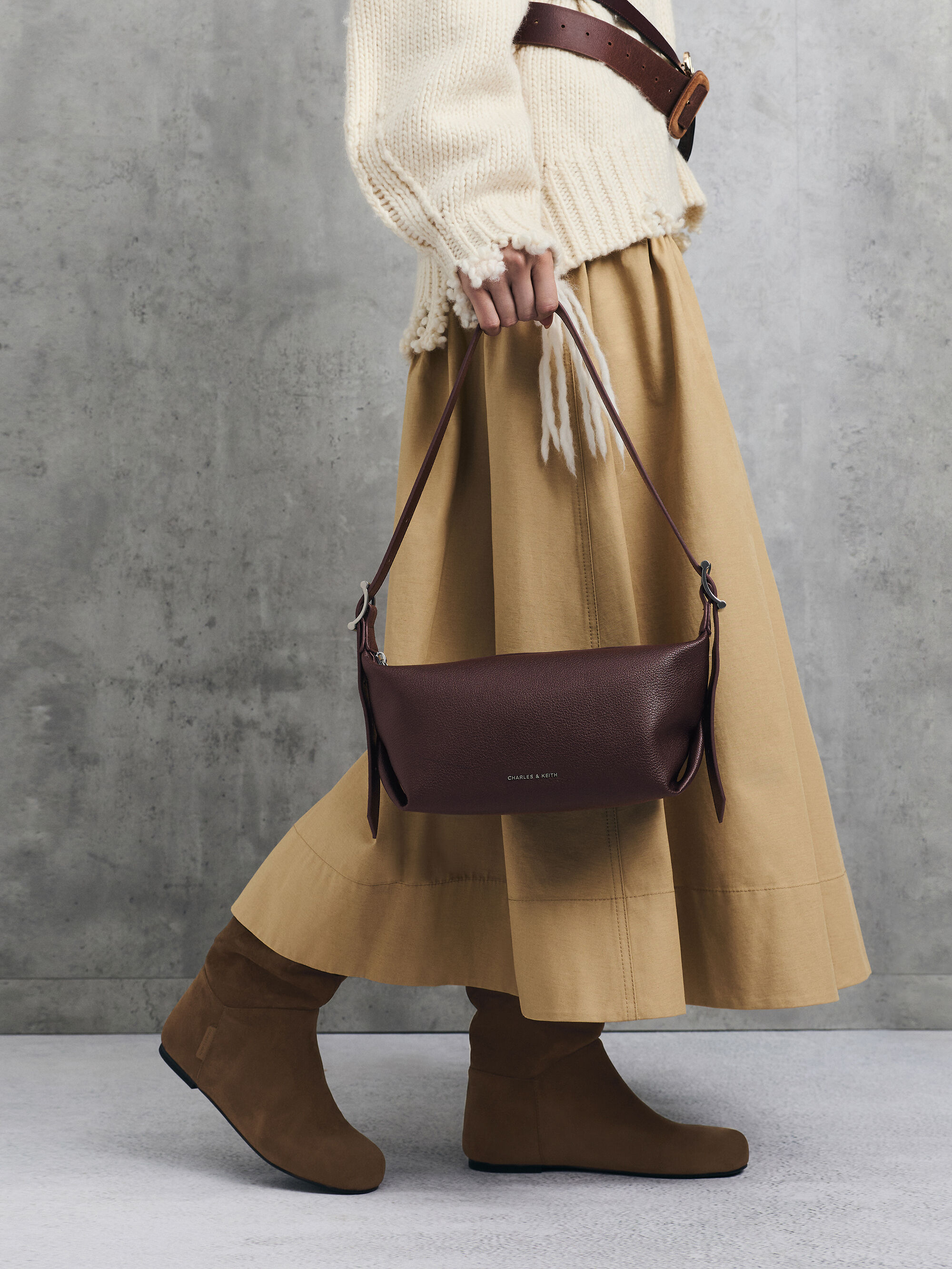 Zora ゾラ バックルストラップスラウチーショルダーバッグ - プラム