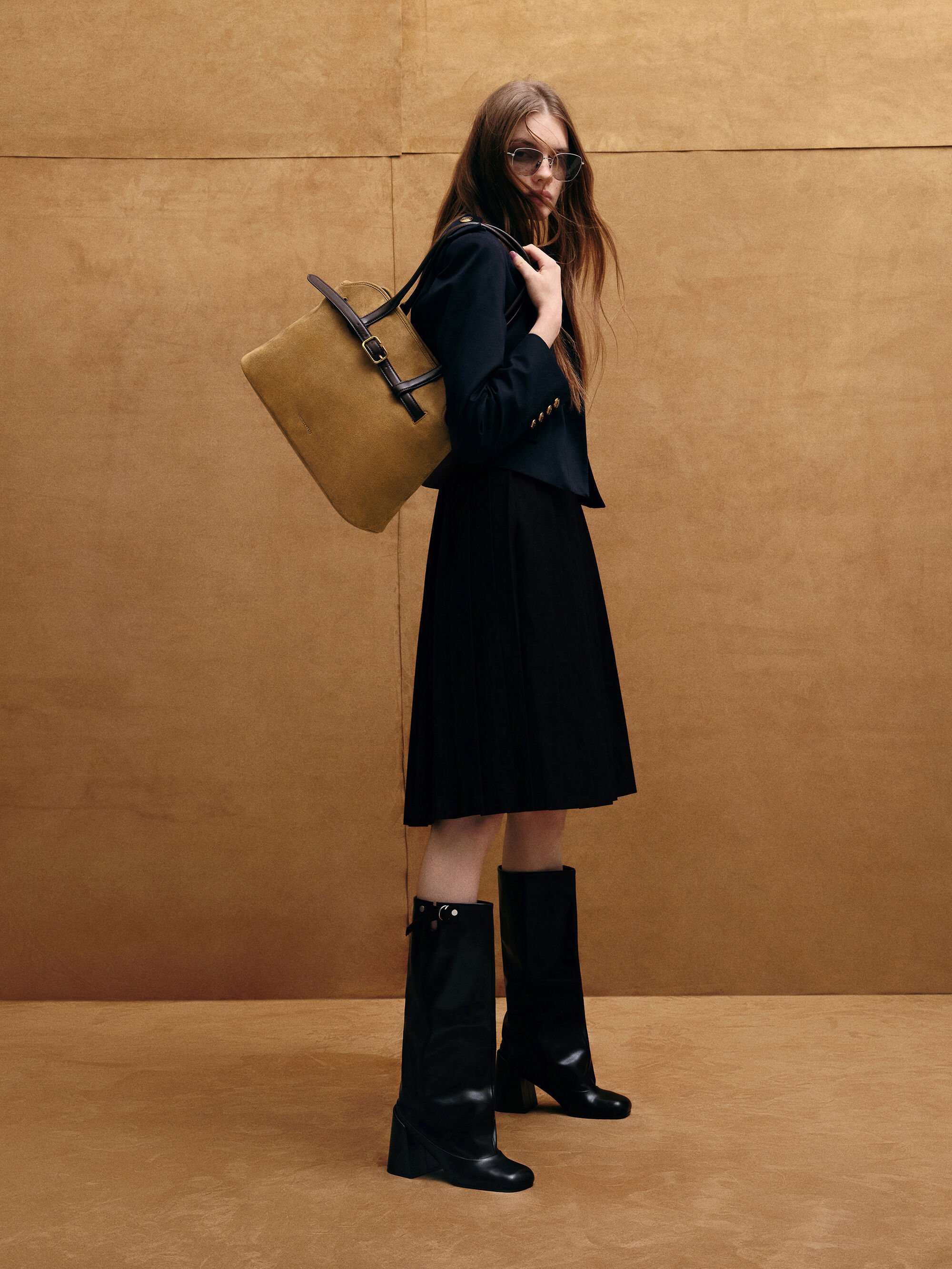 Victoria ヴィクトリア ベルトトラペーズトートバッグ - サハラサンド