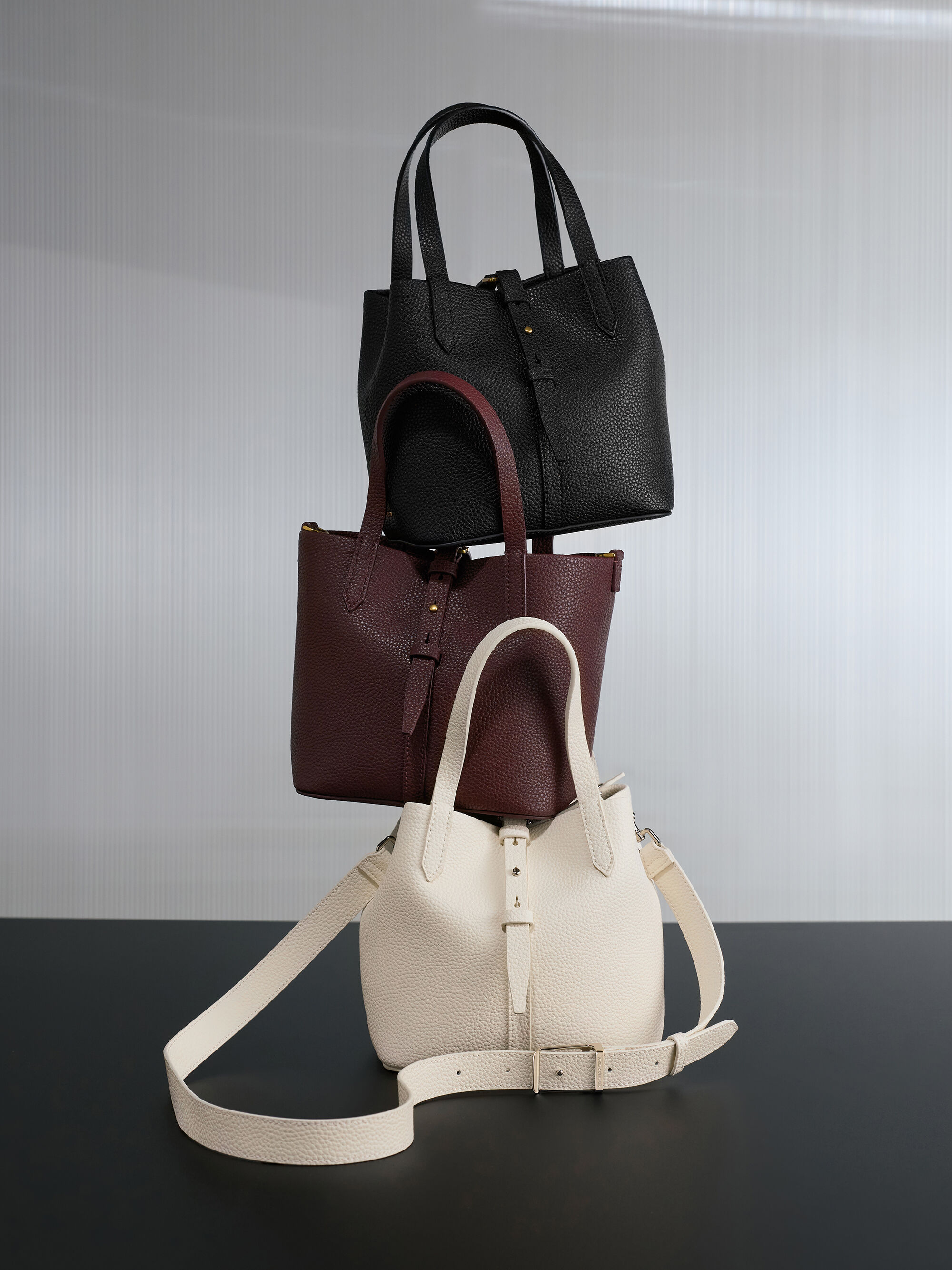 Beryl ベリル リサイクルレザーバケツバッグ - クリーム | CHARLES