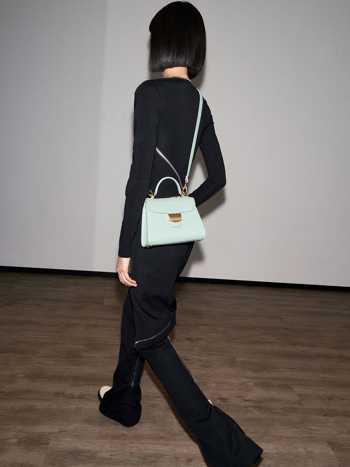 ハナ パルファンブルー&ヴィオレッタ フラワーハーツさんの小輪ビオラ・ビオレッタ「ミスティックブルー」