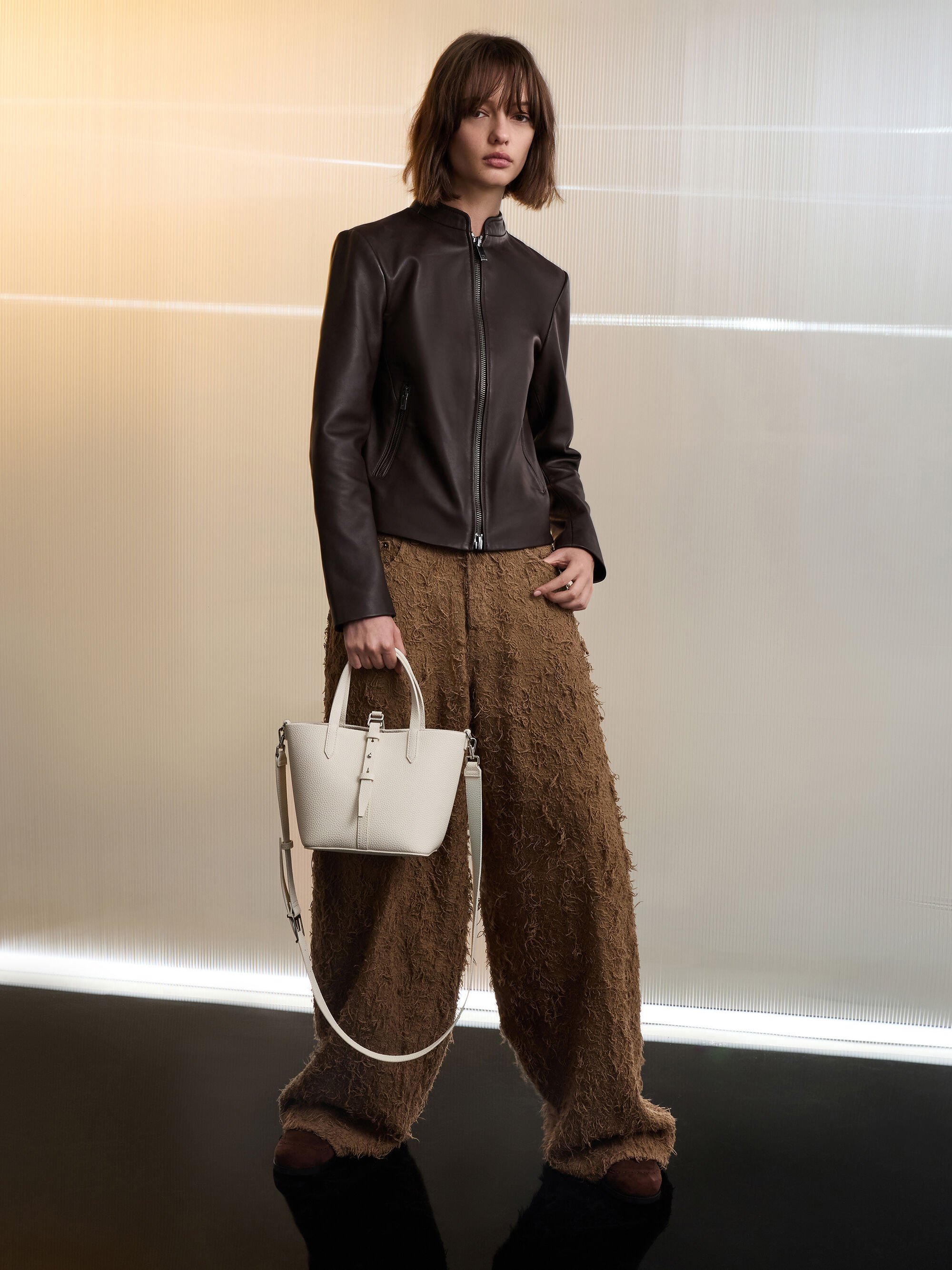 Beryl ベリル リサイクルレザーバケツバッグ - クリーム | CHARLES