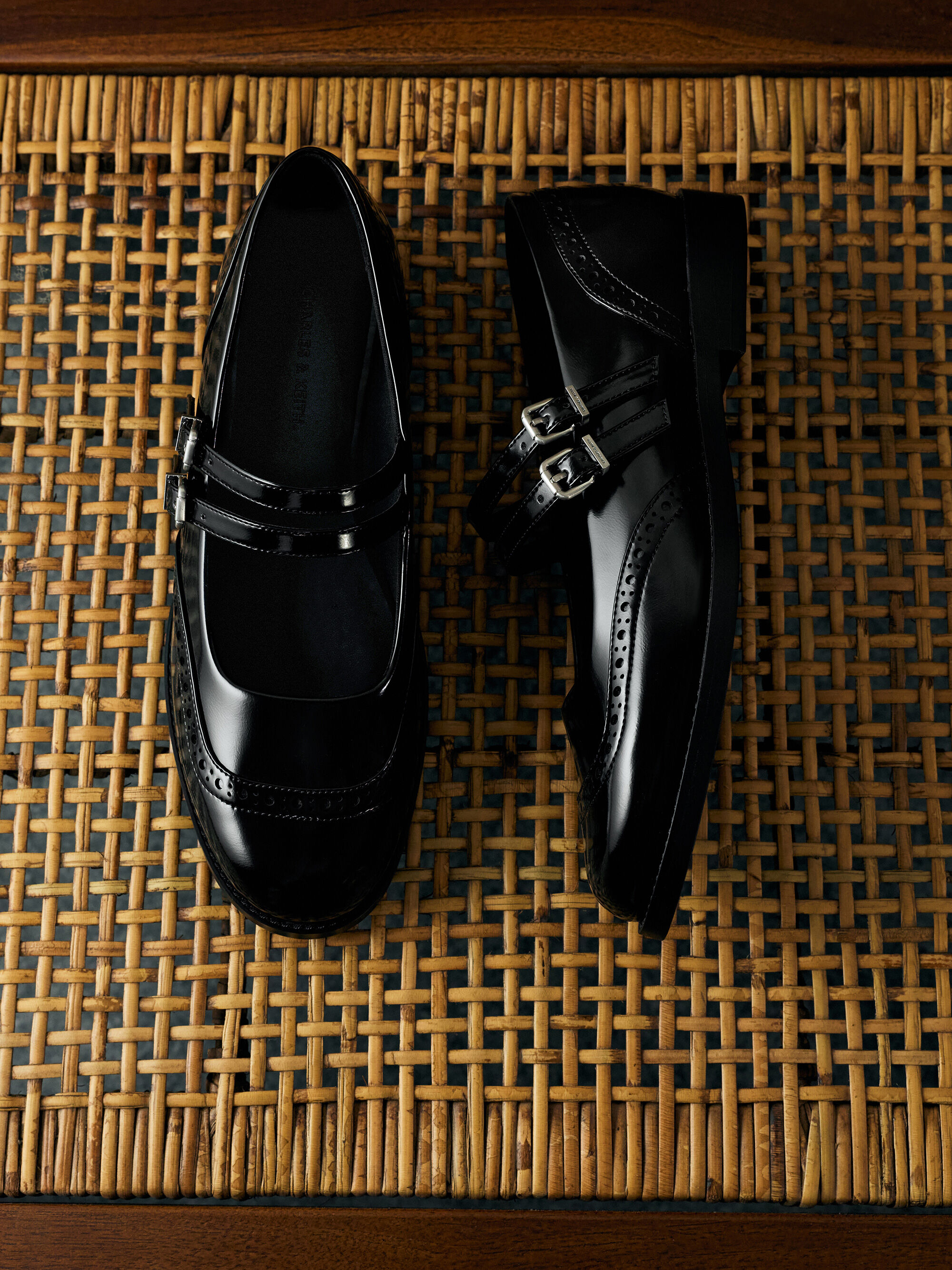 ダブルストラップ ブローグメリージェーン - ブラックボックス