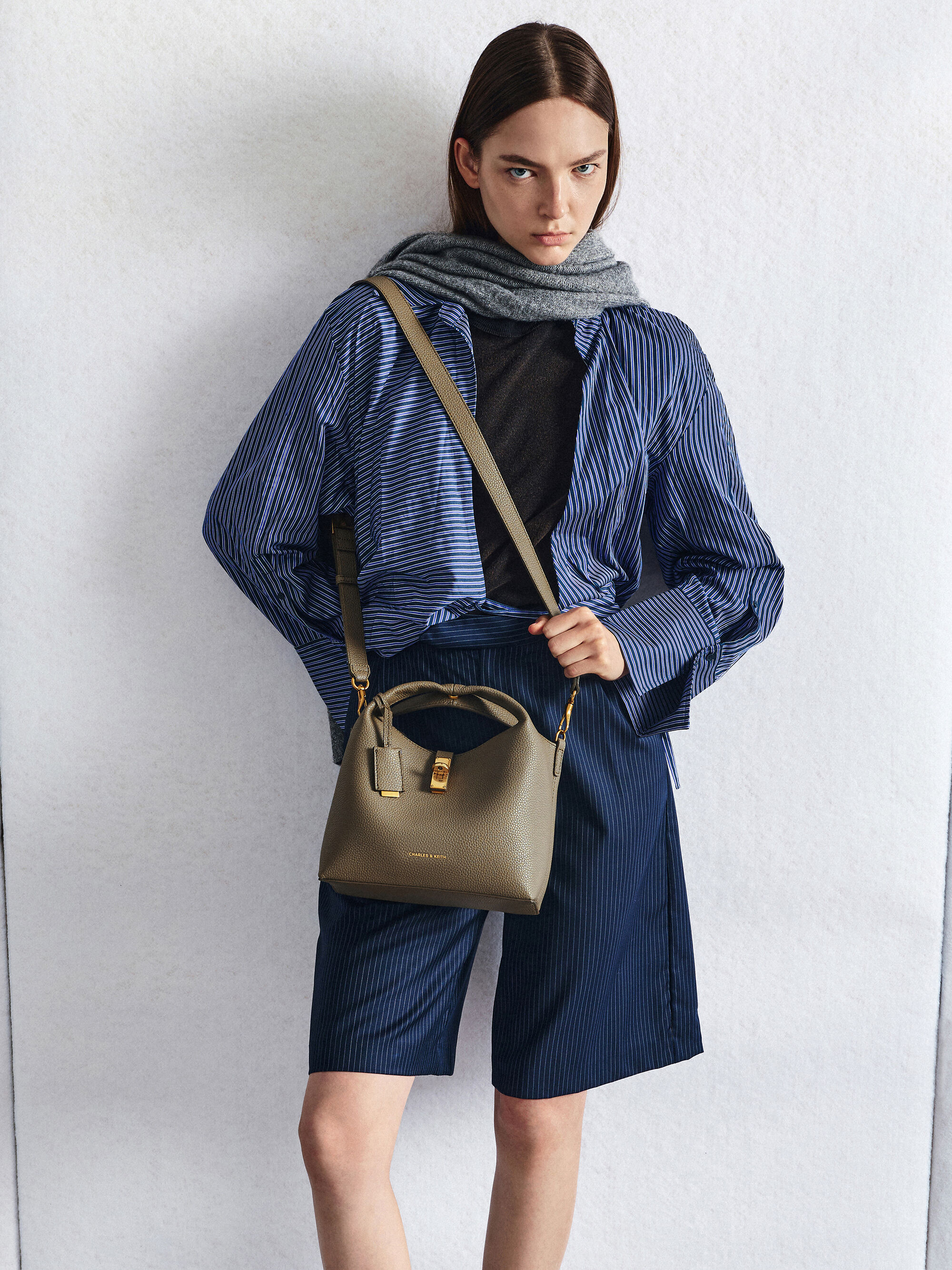 Chance チャンス メタリックアクセントバケットバッグ - ディープ