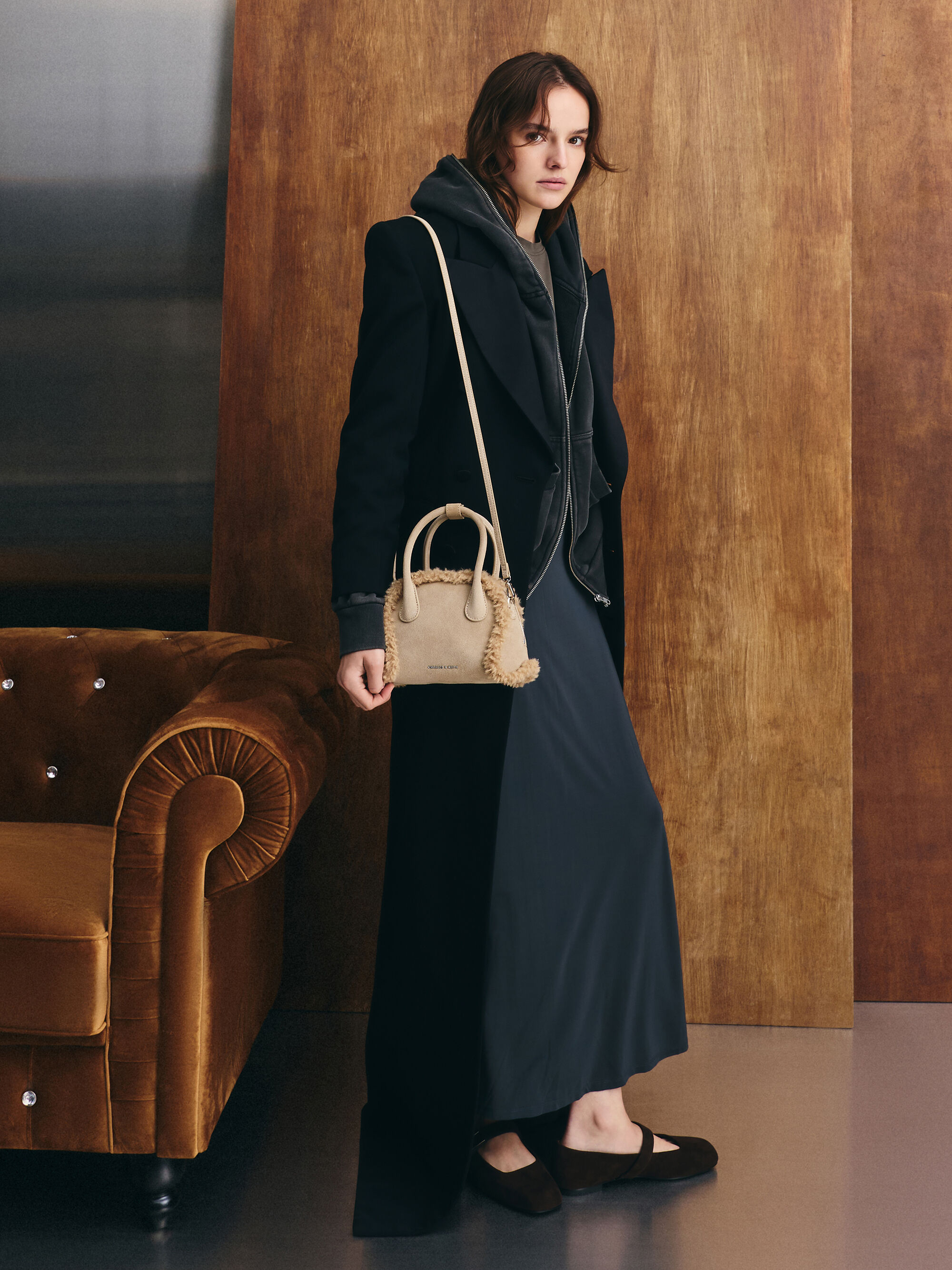 Nelly ネリ スエード&フォーシャーリングボウリングバッグ - ナツメグ