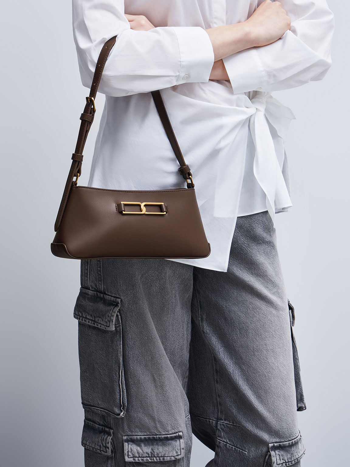 Gabine ガビーヌ レザートラペーズショルダーバッグ, ダークブラウン, hi-res