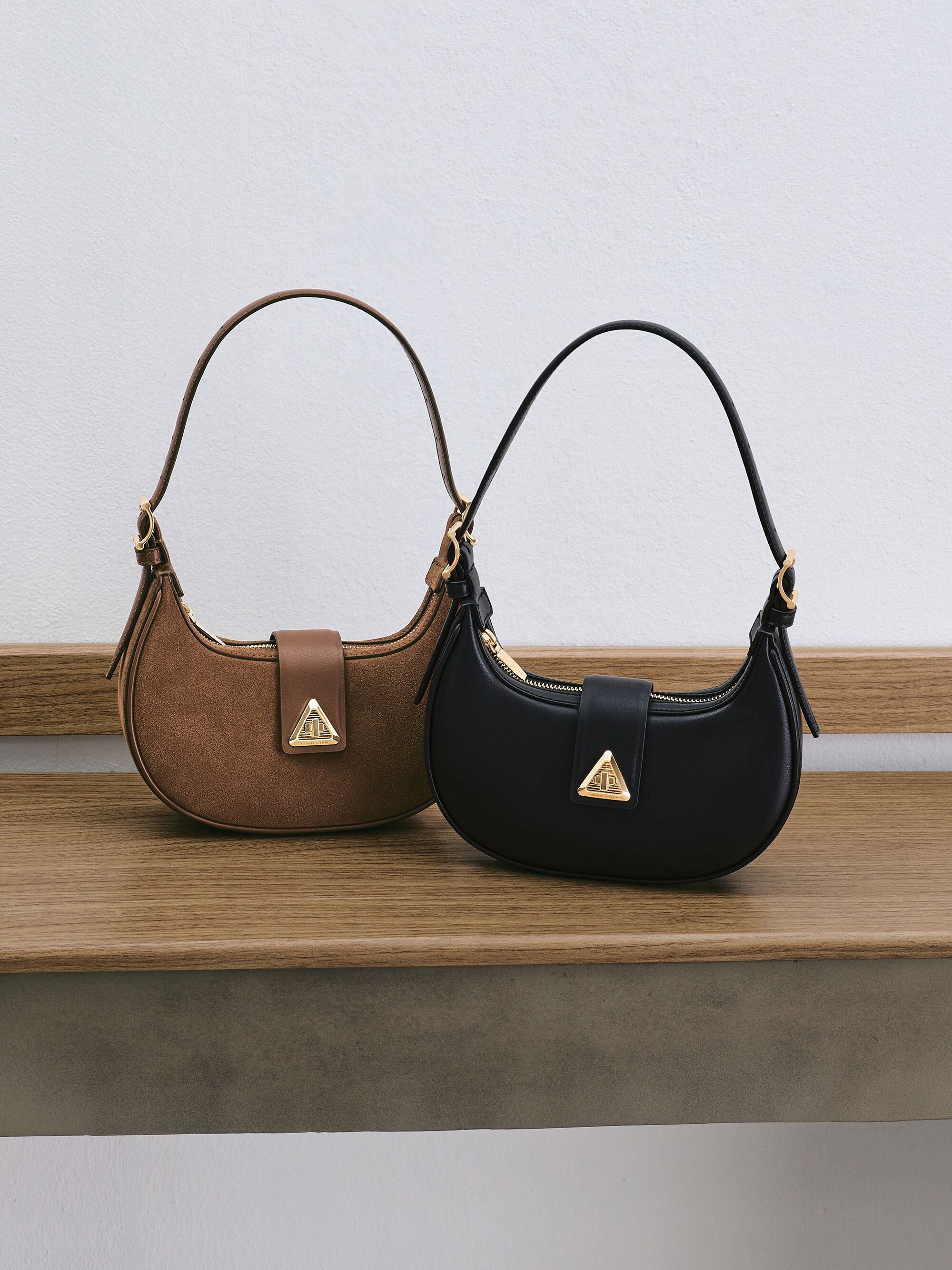 バッグ(レディース) - ブラウン | CHARLES & KEITH (チャールズアンド