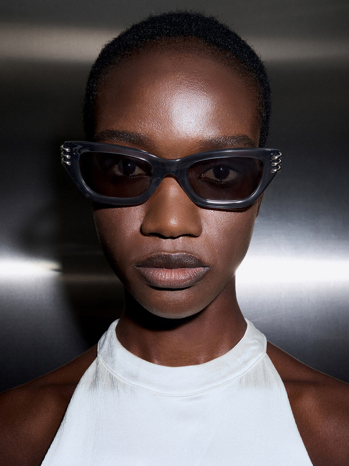 アセテート メタリックアクセントアンギュラーキャットアイサングラス, ネイビー, hi-res