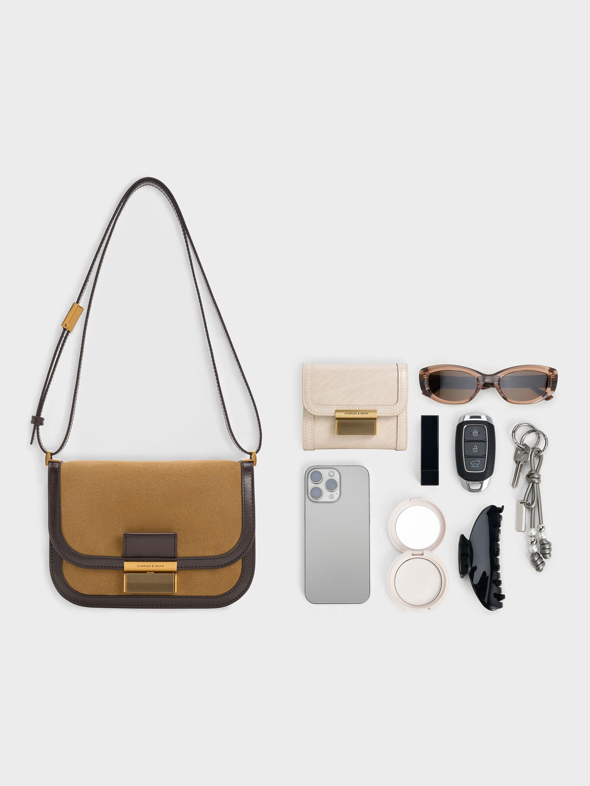 Charlot シャーロットスエードバッグ - サハラサンド | CHARLES