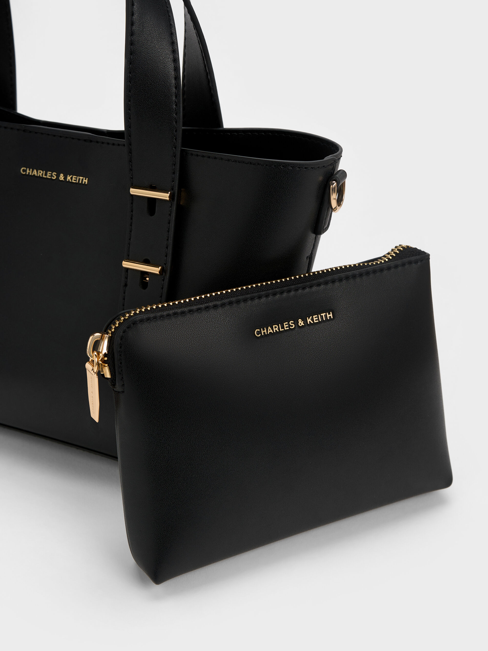 最初で最後のお値下げ★CHARLES & KEITH ブラックハンドバッグ 最初で最後のお値下げ☆CHARLES & KEITH ブラックハンドバッグ