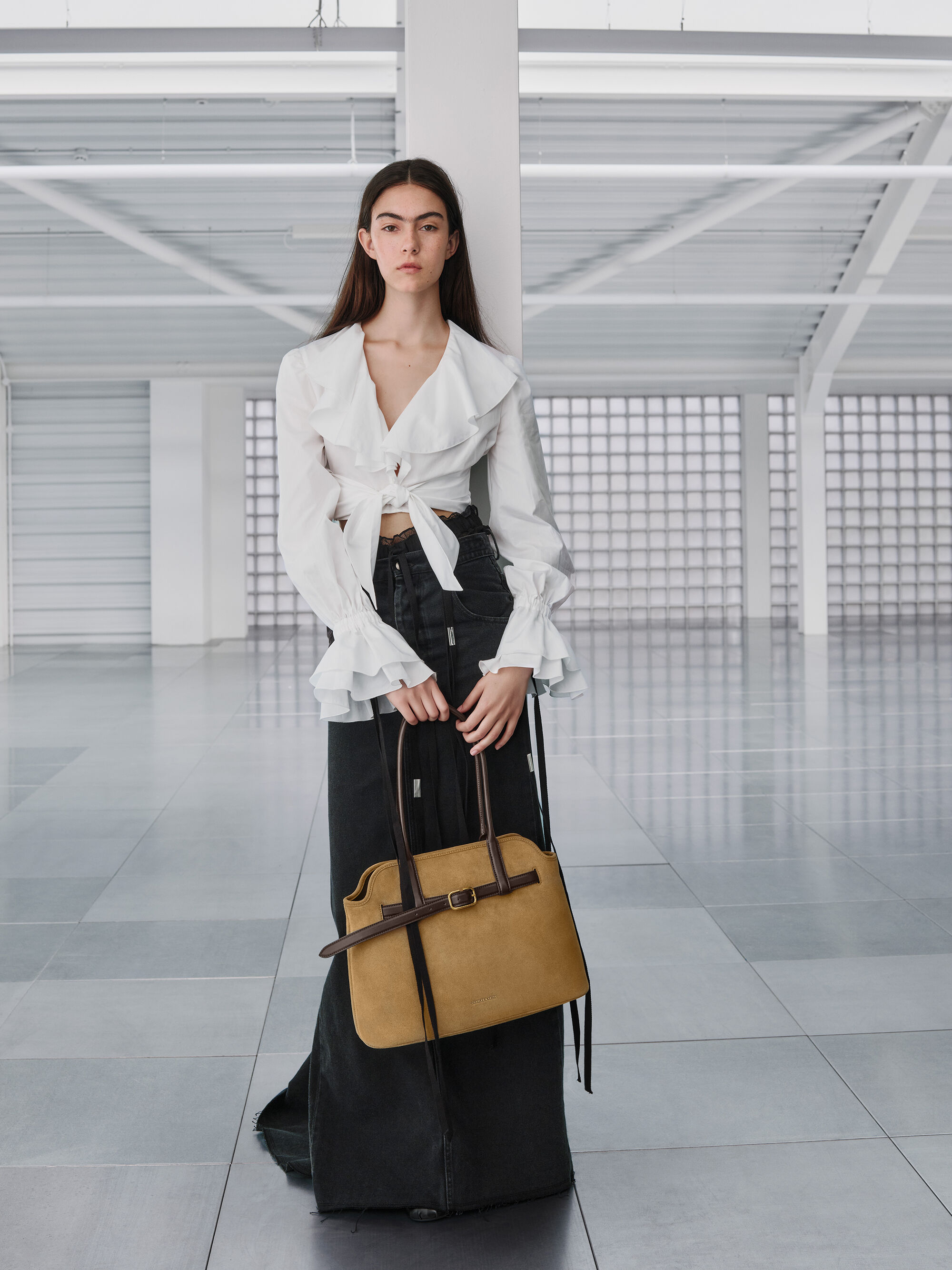 Victoria ヴィクトリア ベルトトラペーズトートバッグ - サハラサンド