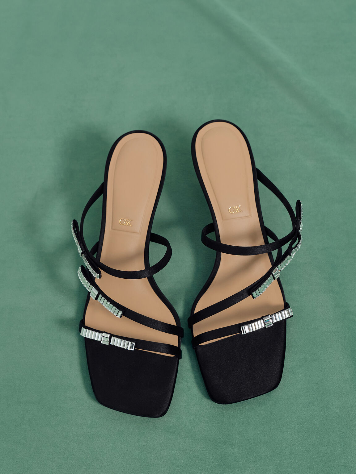 Jessy ジェッシ ジェムボウヒールサンダル, ブラックテクスチャード, hi-res