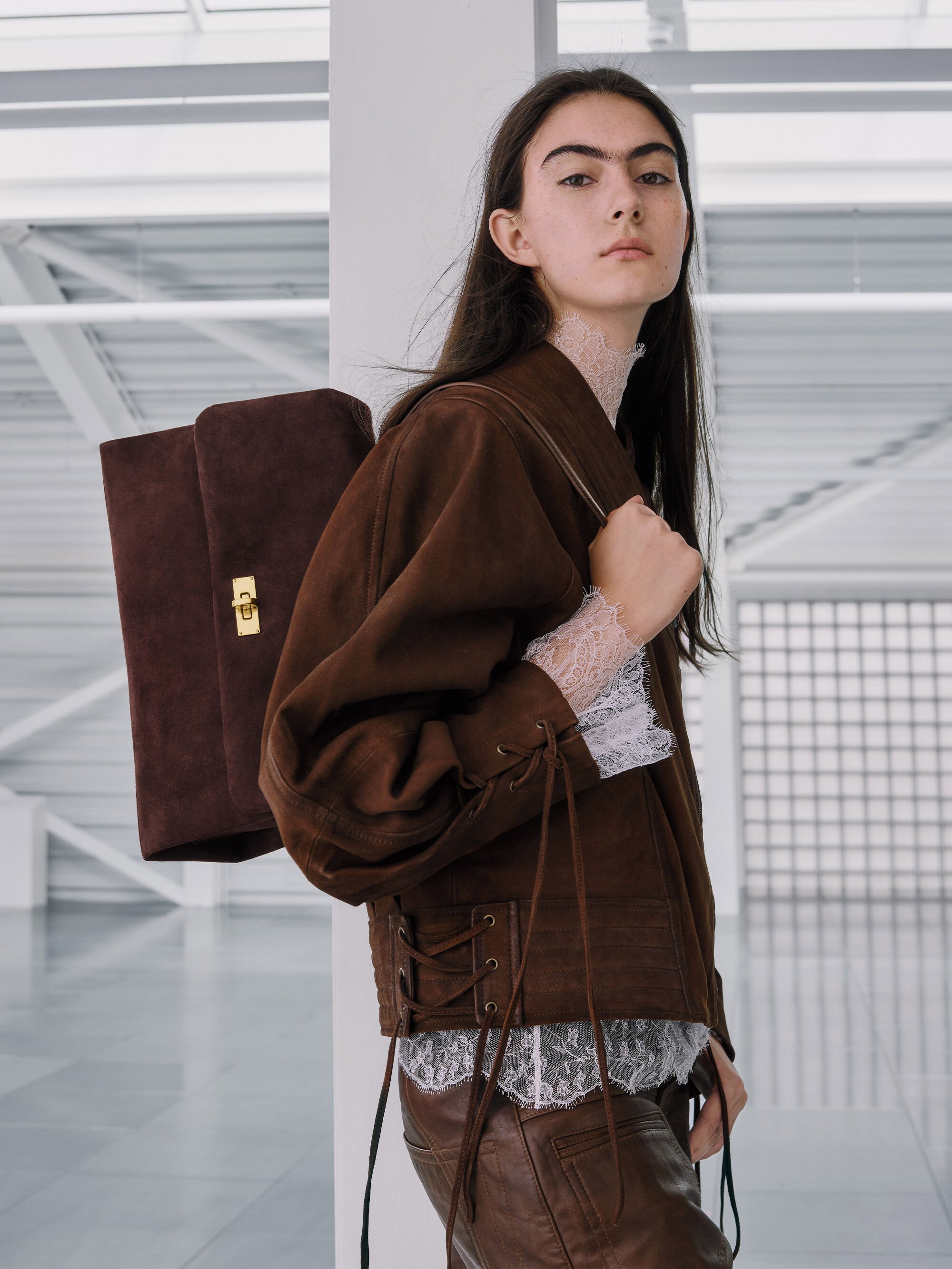 Kerry ケリー トップハンドルサッチェルバッグ - エスプレッソブラウン