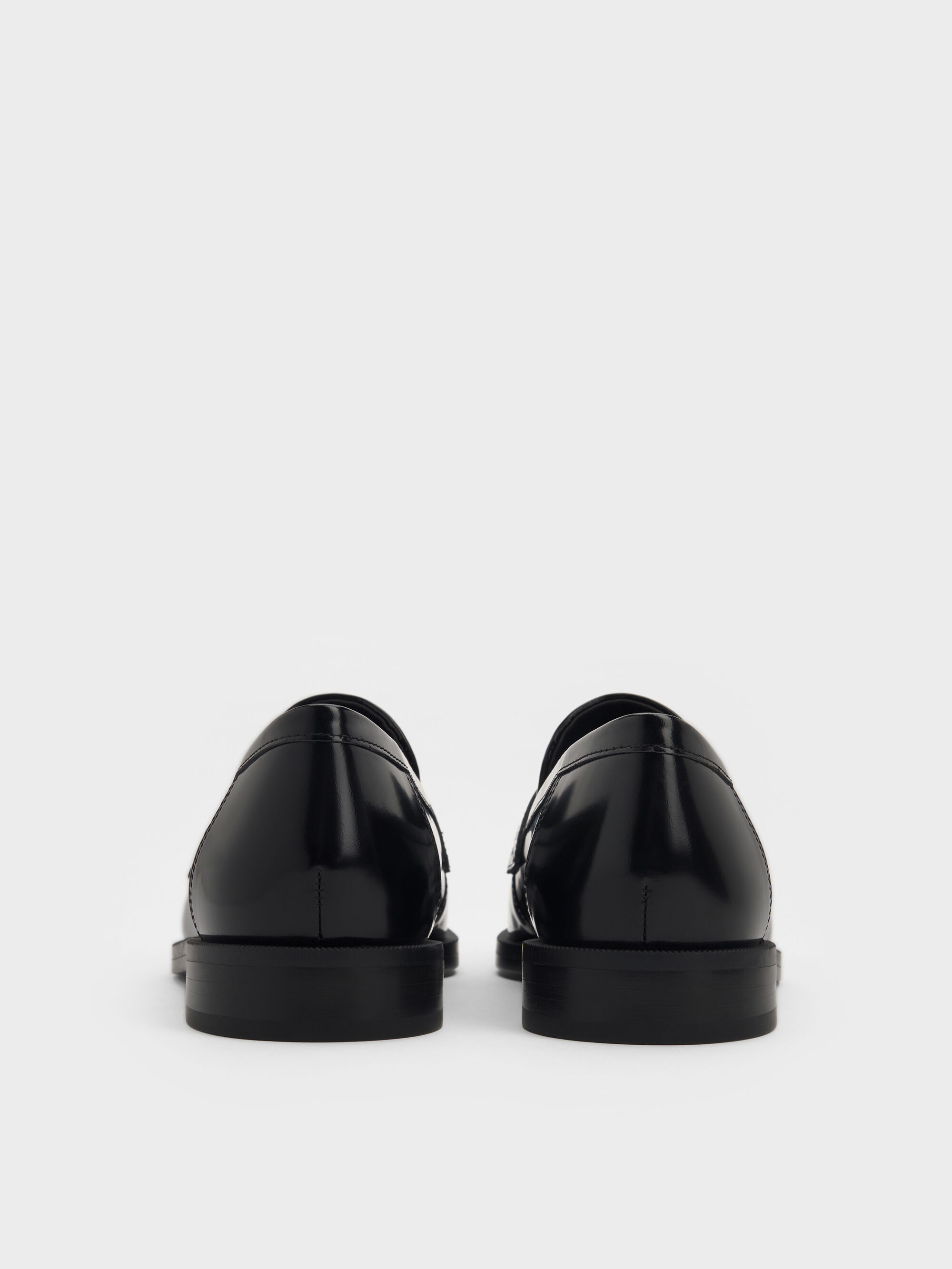 新品未使用品　チャールズアンドキース　アーモンドトゥローファーフラット　ブラック アーモンドトゥ ローファーフラット - ブラック | CHARLES & KEITH