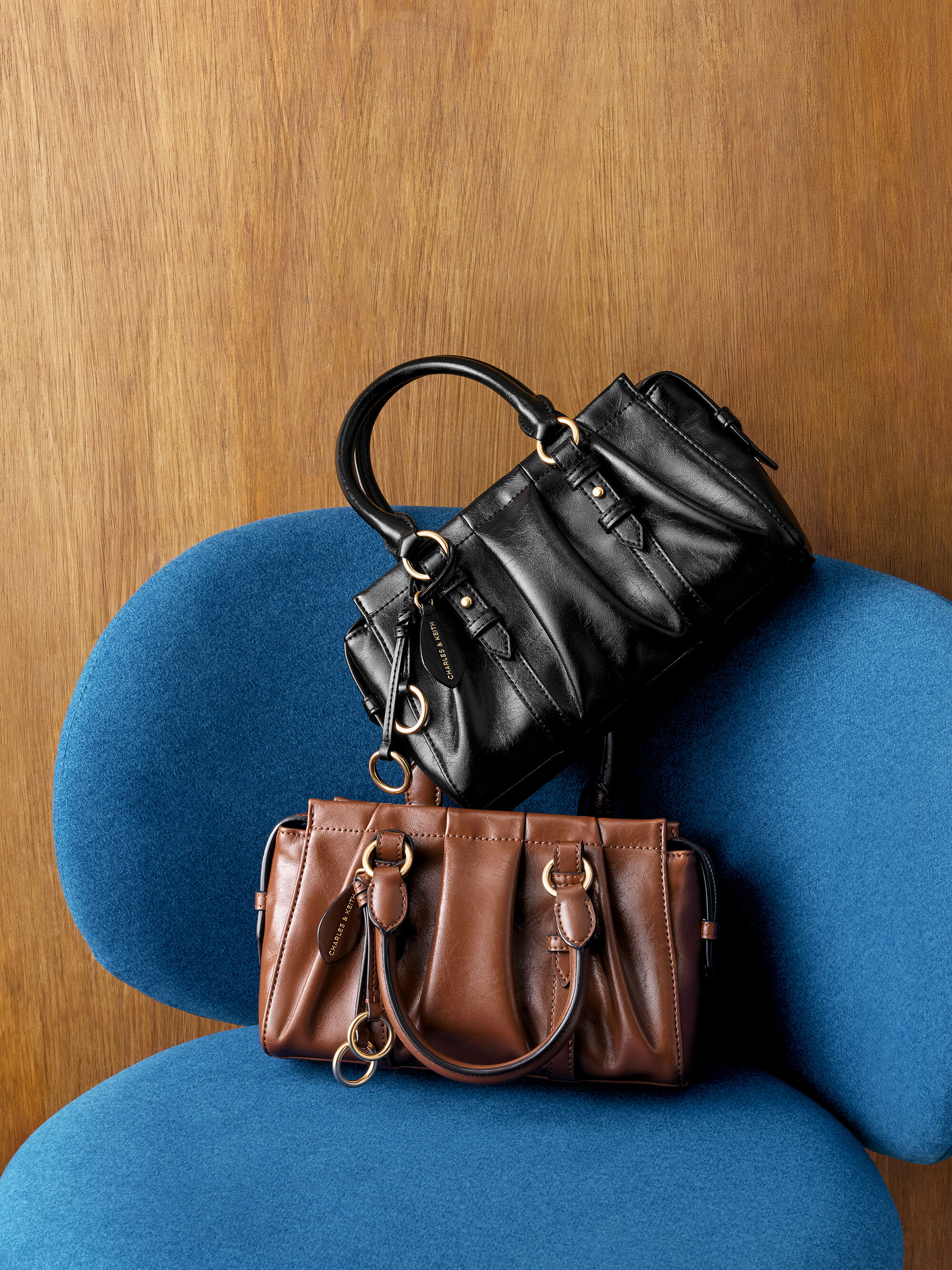 Britton ブリットン ルーシュドトップハンドルトートバッグ - ブラック