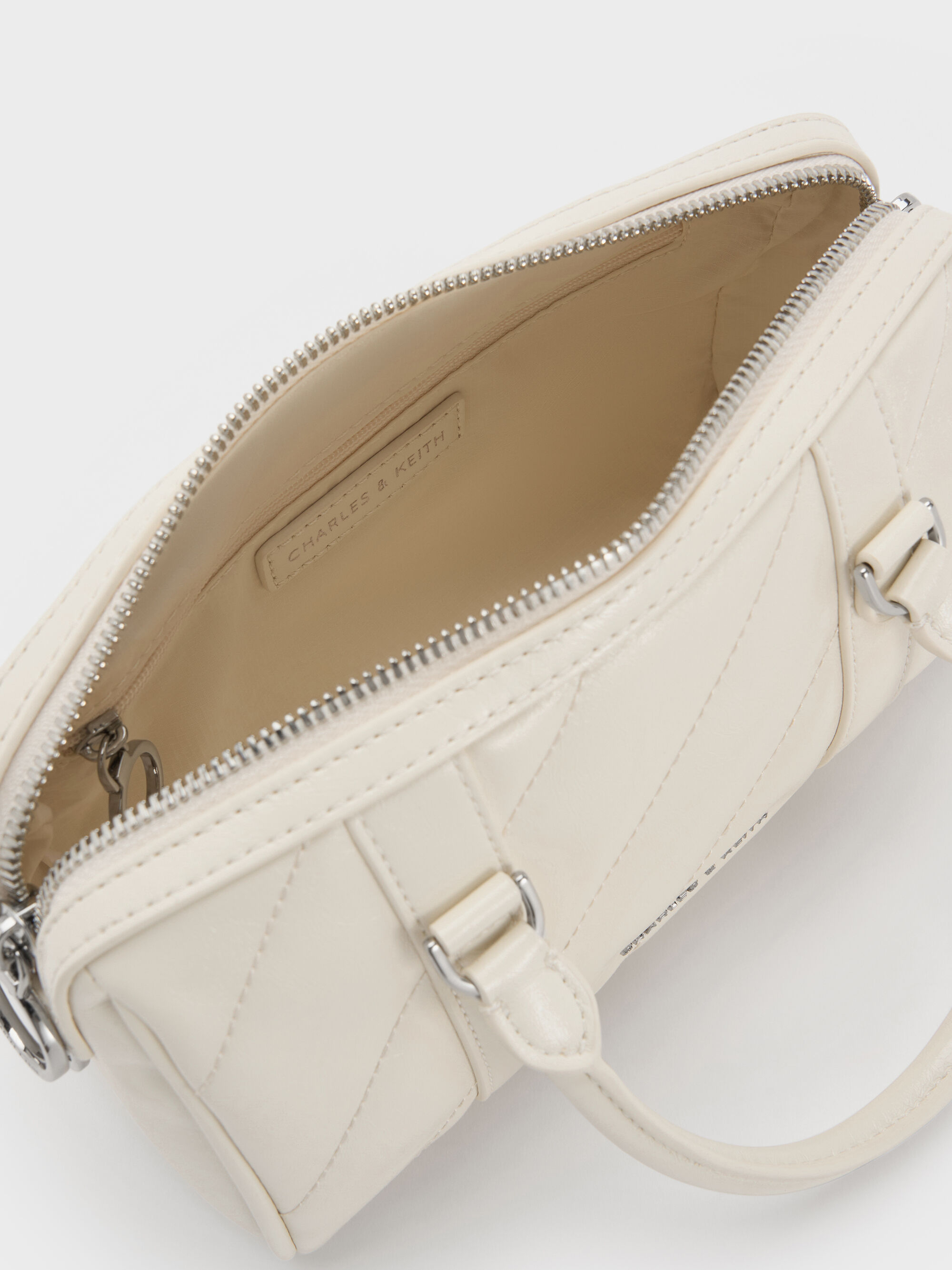 バッグ(レディース) - ホワイト | CHARLES & KEITH (チャールズ
