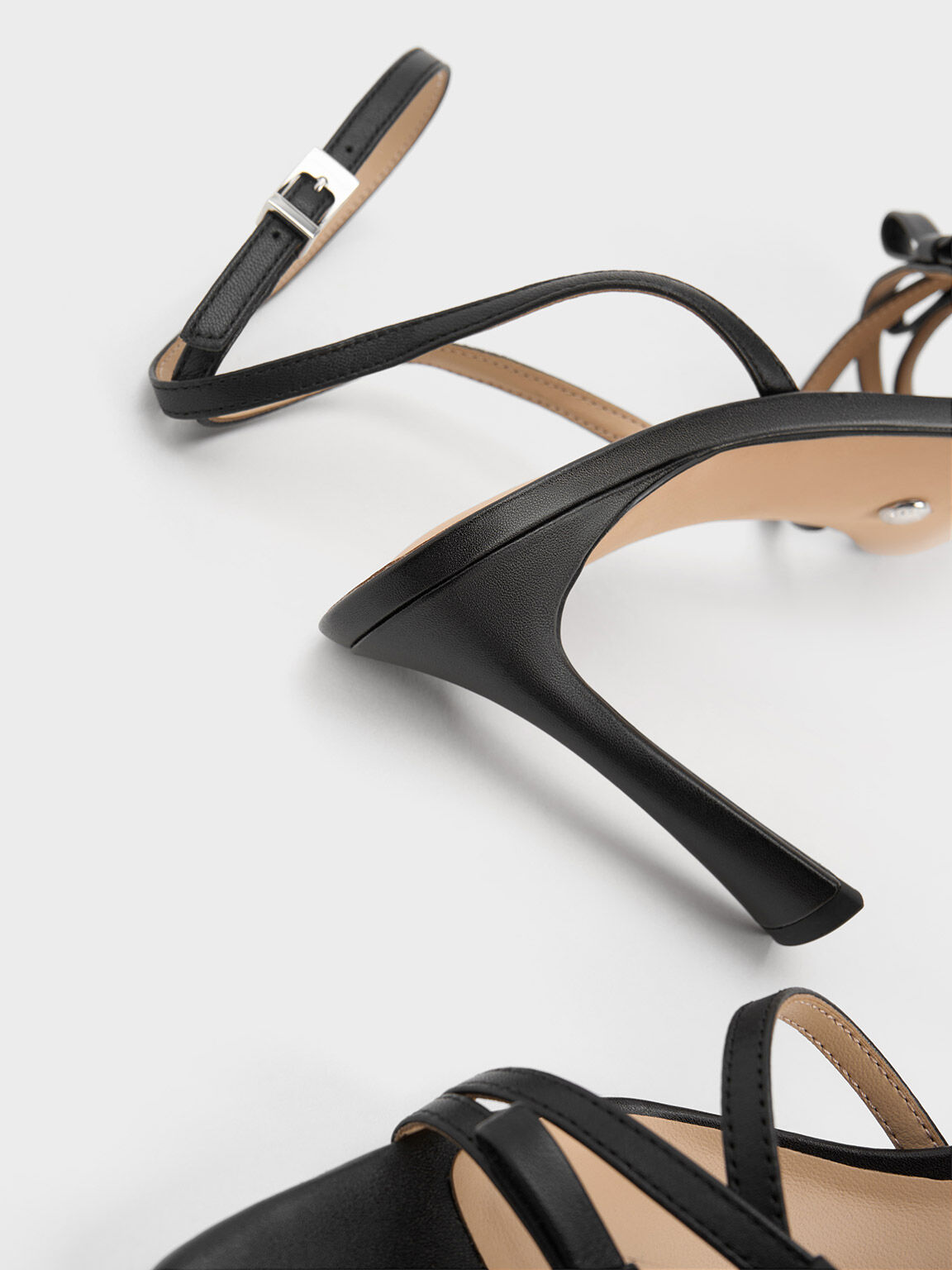 レザー ボウストラッピーサンダル, ブラック, hi-res