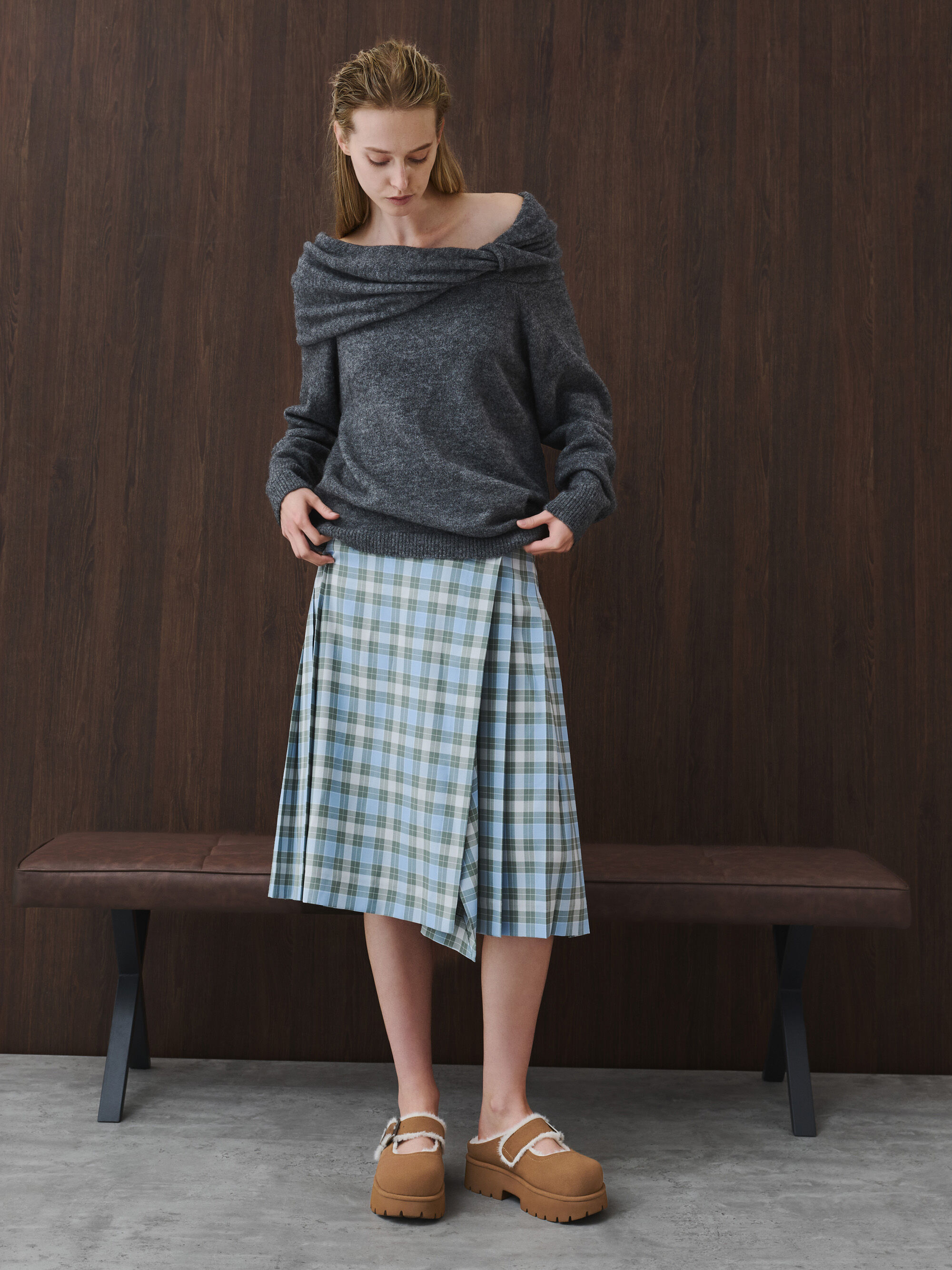 Bergen ベルゲン テクスチャーファートリムバックルプラットフォーム