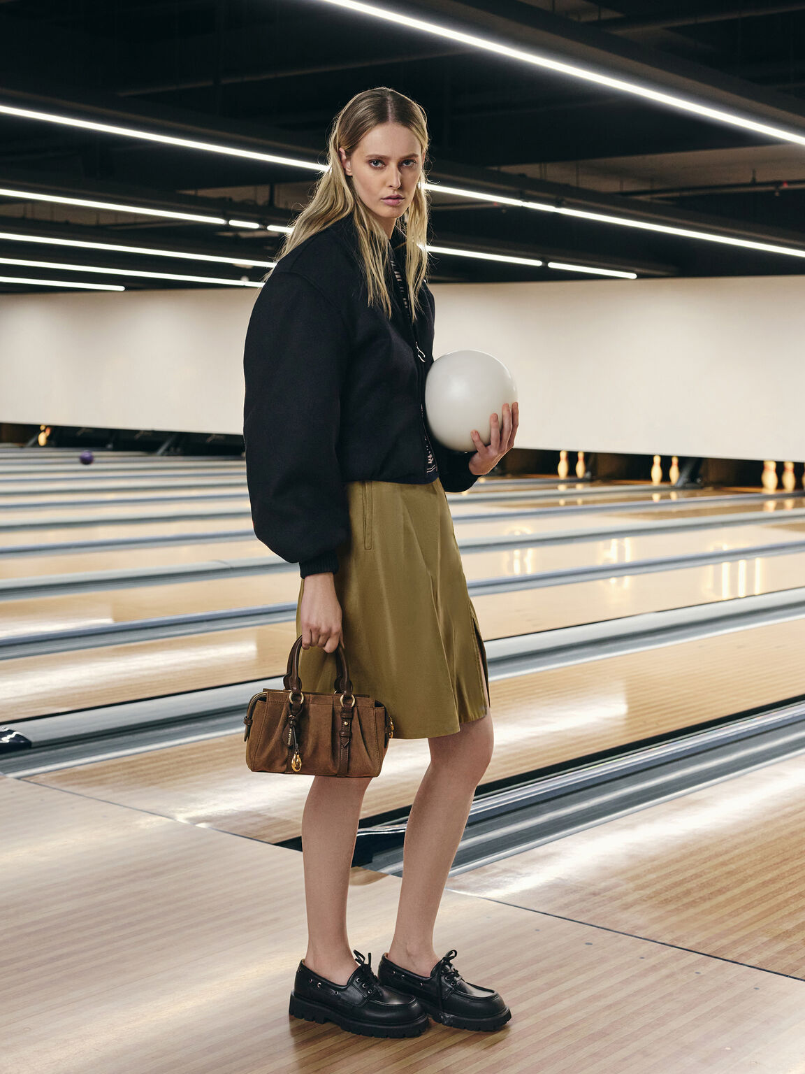 Britton ブリットン リサイクルスエードルーシュドトップハンドルトートバッグ, モカブラウン, hi-res