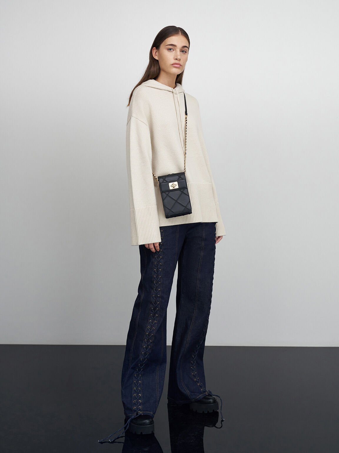 Eleni エレーニ キルトイロンゲイトクロスボディバッグ, ブラック, hi-res