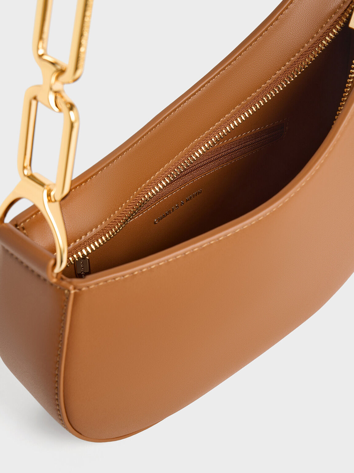 アシメトリック ショルダーバッグ - ブラウン | CHARLES & KEITH