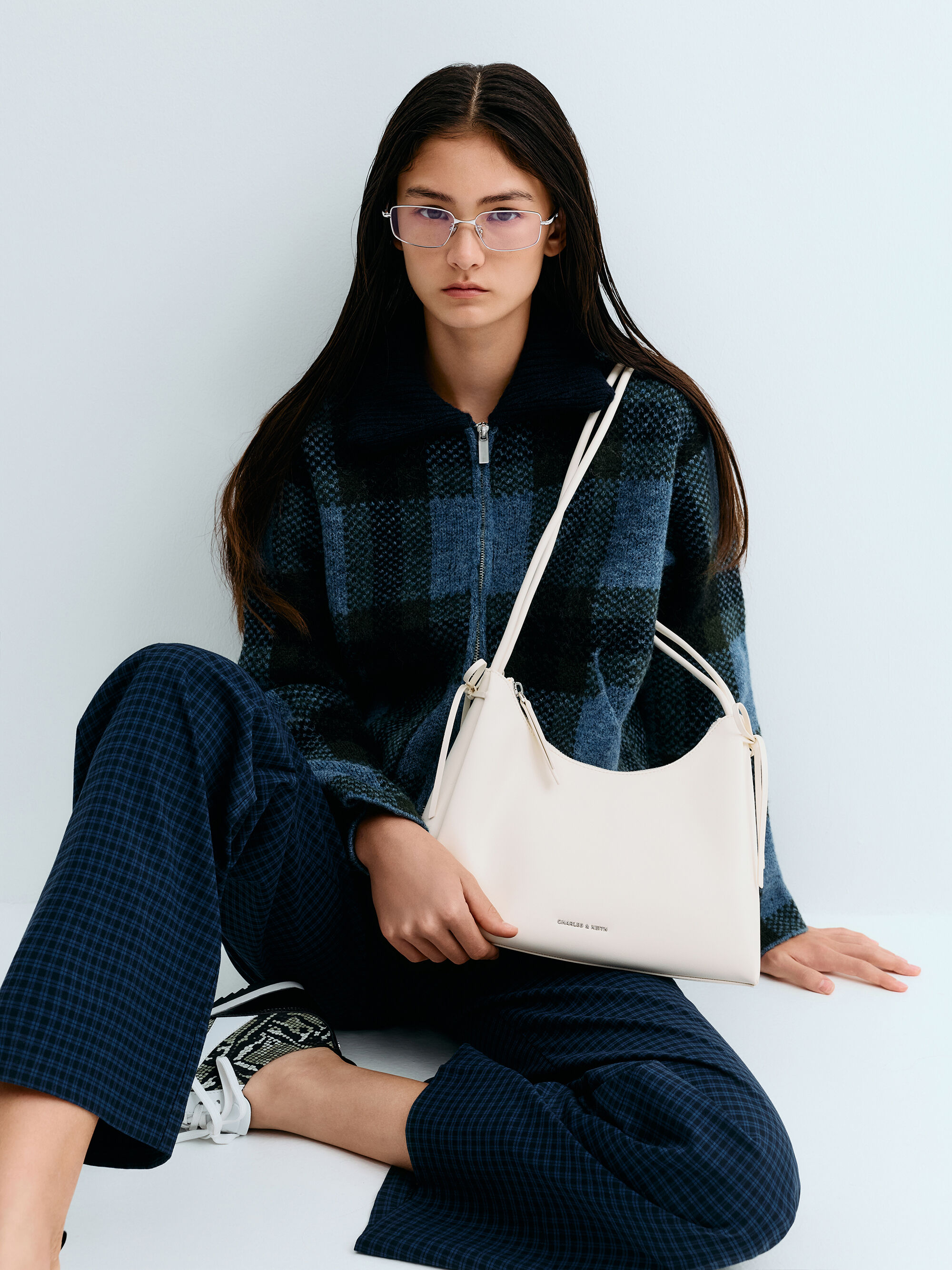 【新品未使用】 Hazel ヘーゼル ボウホーボーバッグ - クリーム Hazel ヘーゼル ボウホーボーバッグ - クリーム | CHARLES & KEITH