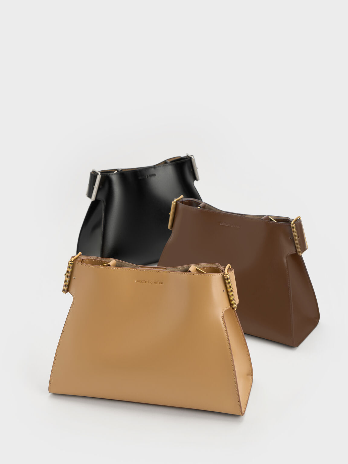 Lexie レクシー サイドバックルトラペーズショルダーバッグ, ダークブラウン, hi-res