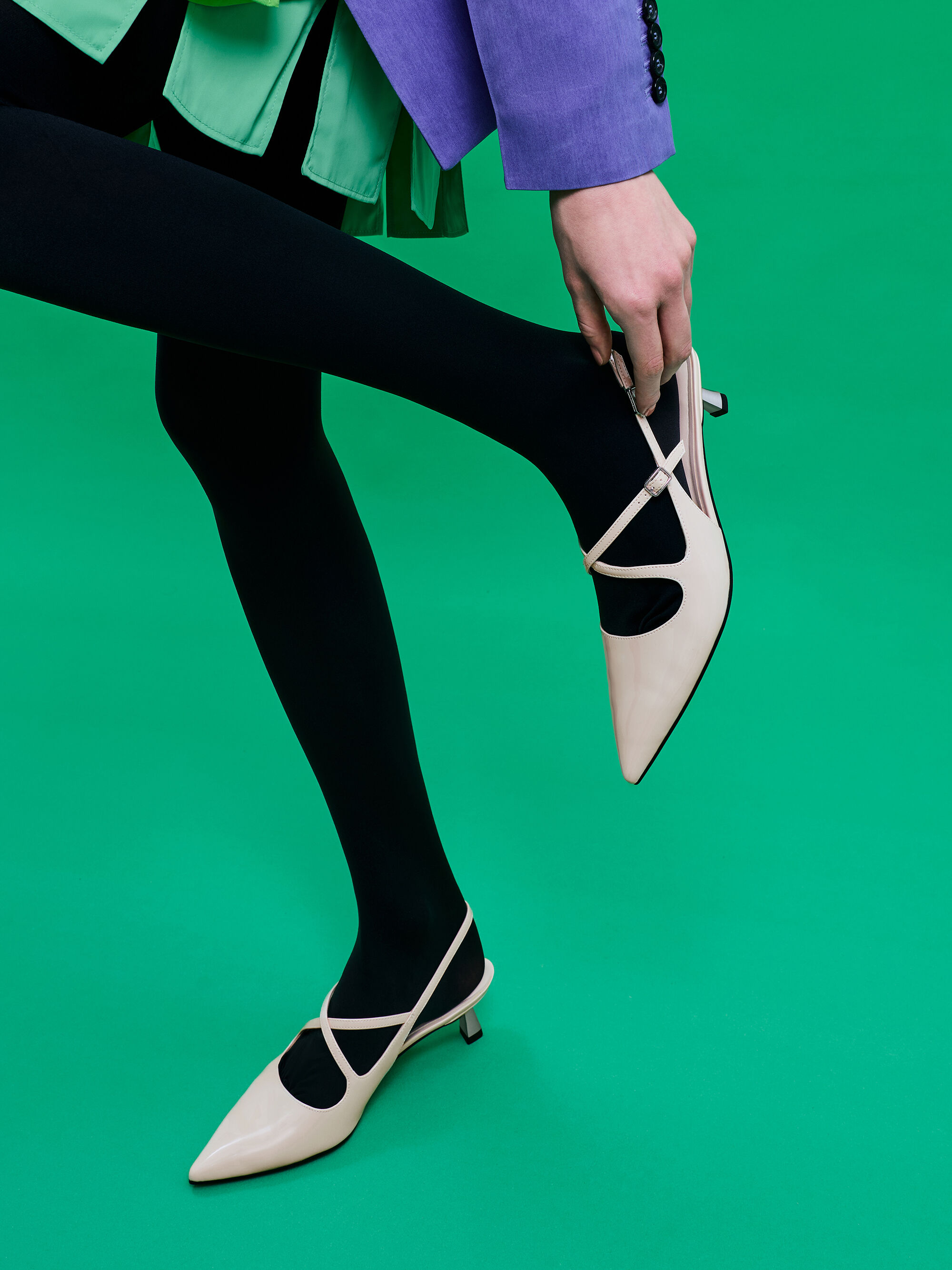 ポインテッドトゥ クロスオーバースリングバックキトゥンヒール