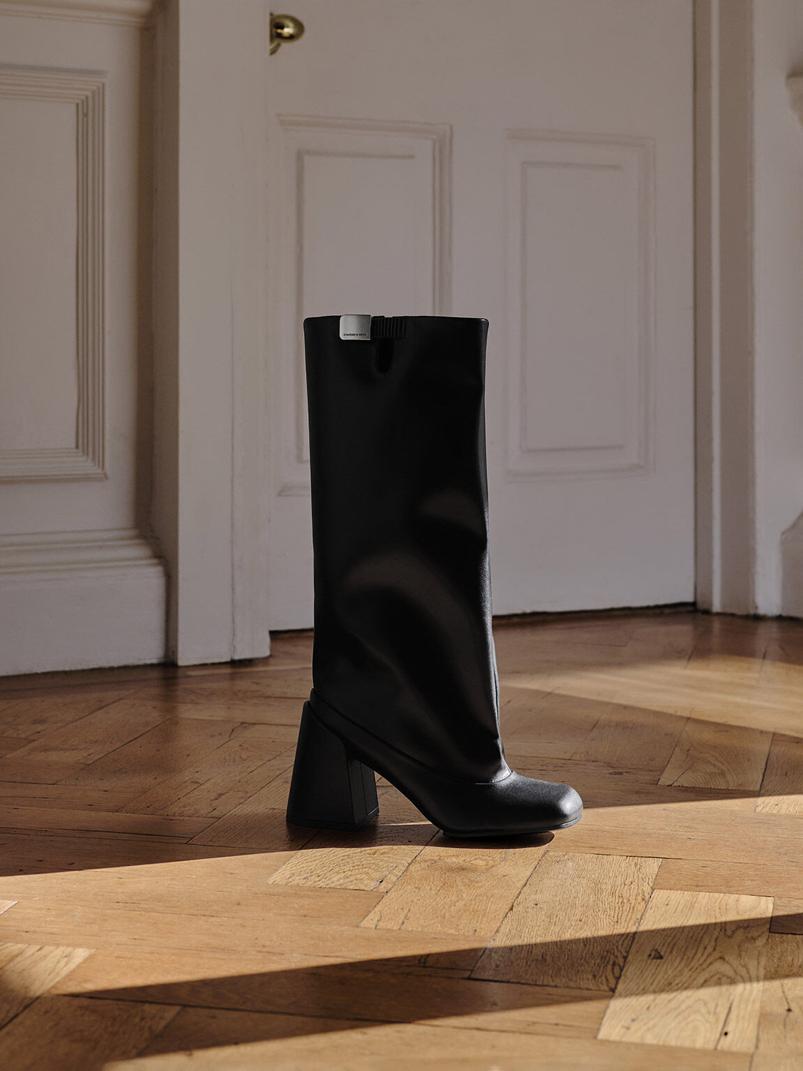 チャールズアンドキース Robbieプラットフォームロングブーツ ダークグレー CHARLES & KEITH Robbie ロビー プラットフォームロングブーツ