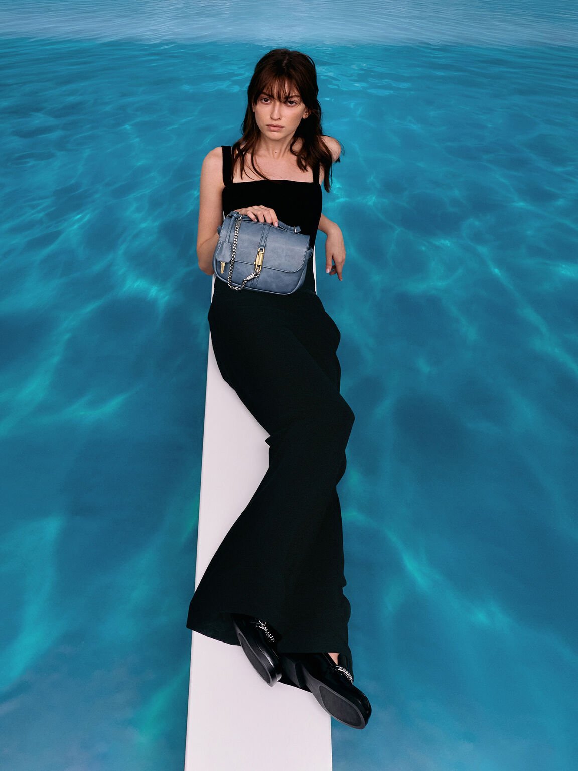 Delfina デルフィナ チェーンクロスボディーバッグ, ディストレスドミッドナイトブルー, hi-res