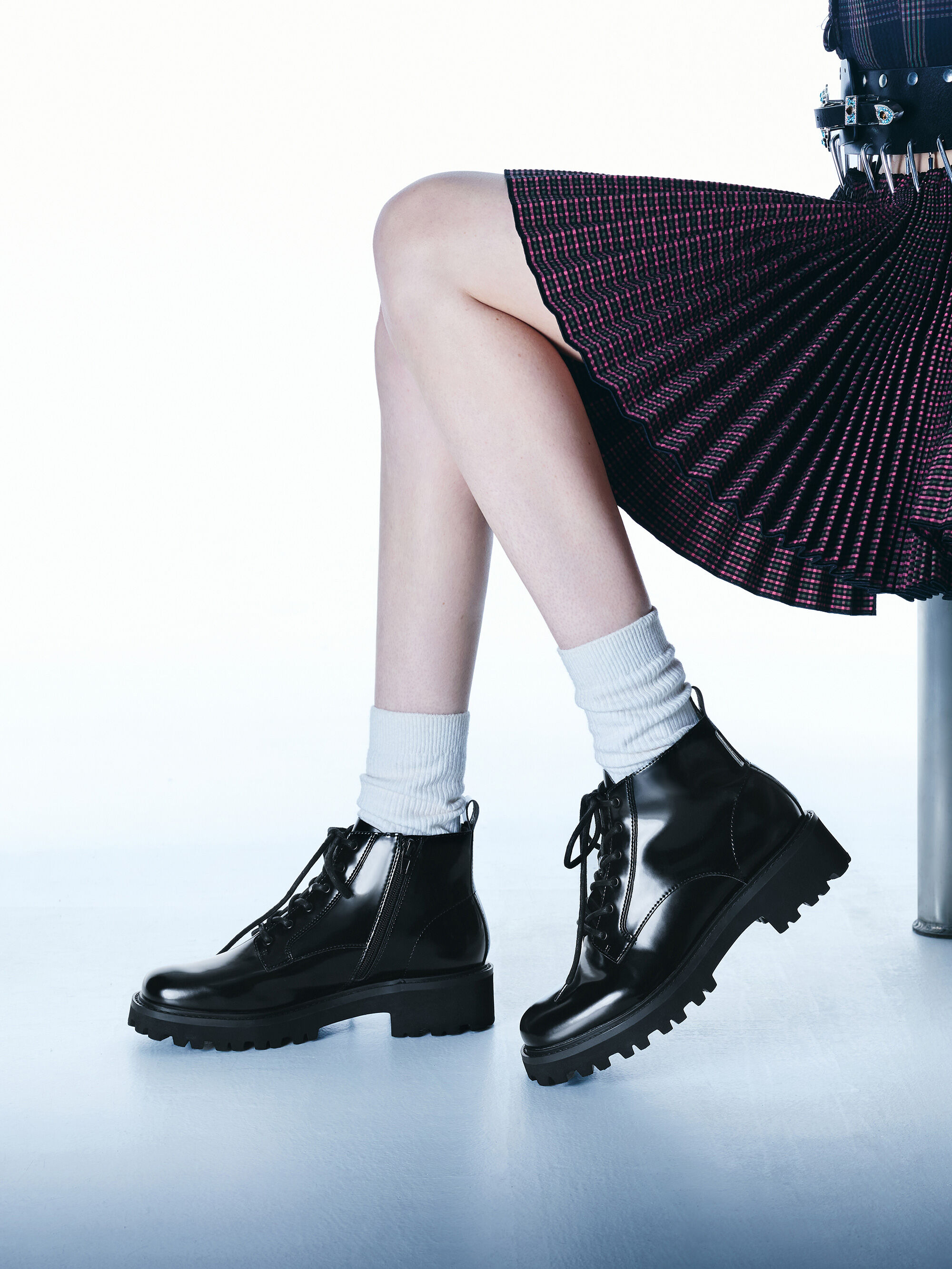 リジッドソール コンバットブーツ - ブラックボックス | CHARLES