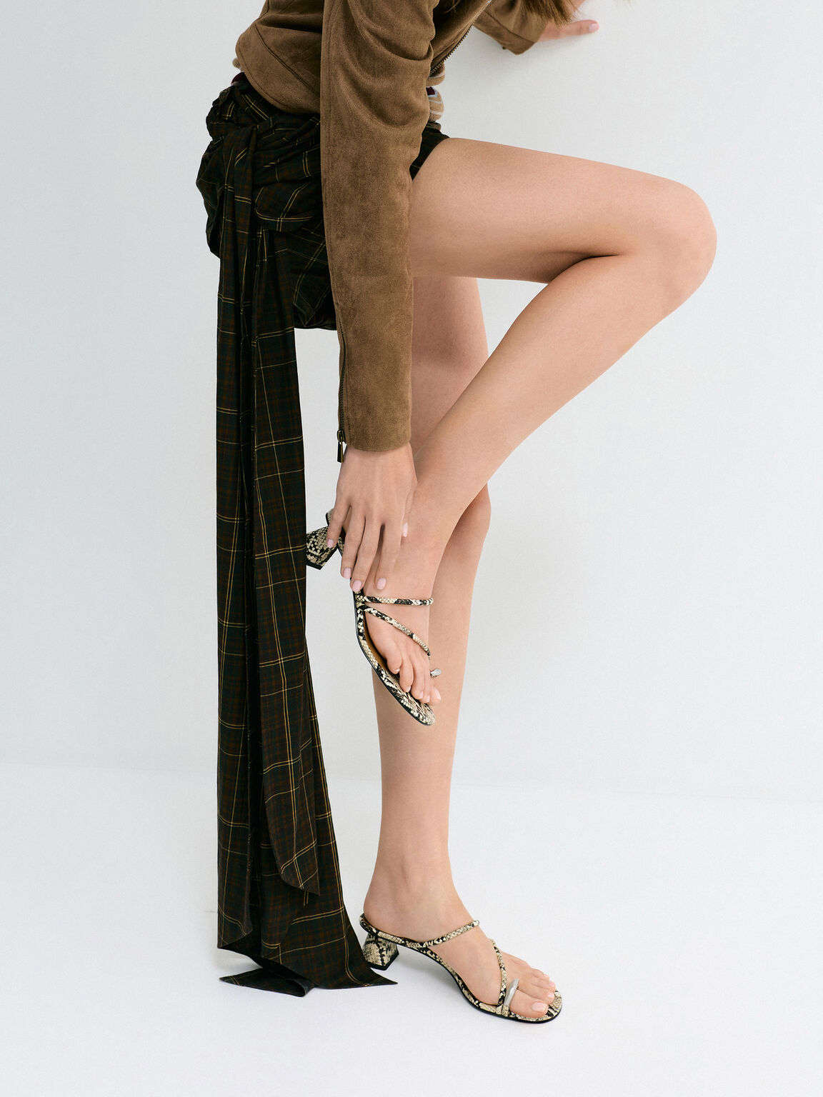 Raina レイナ メタリックアクセント ストラッピートゥリングヒールサンダル, アニマルプリントナチュラル, hi-res