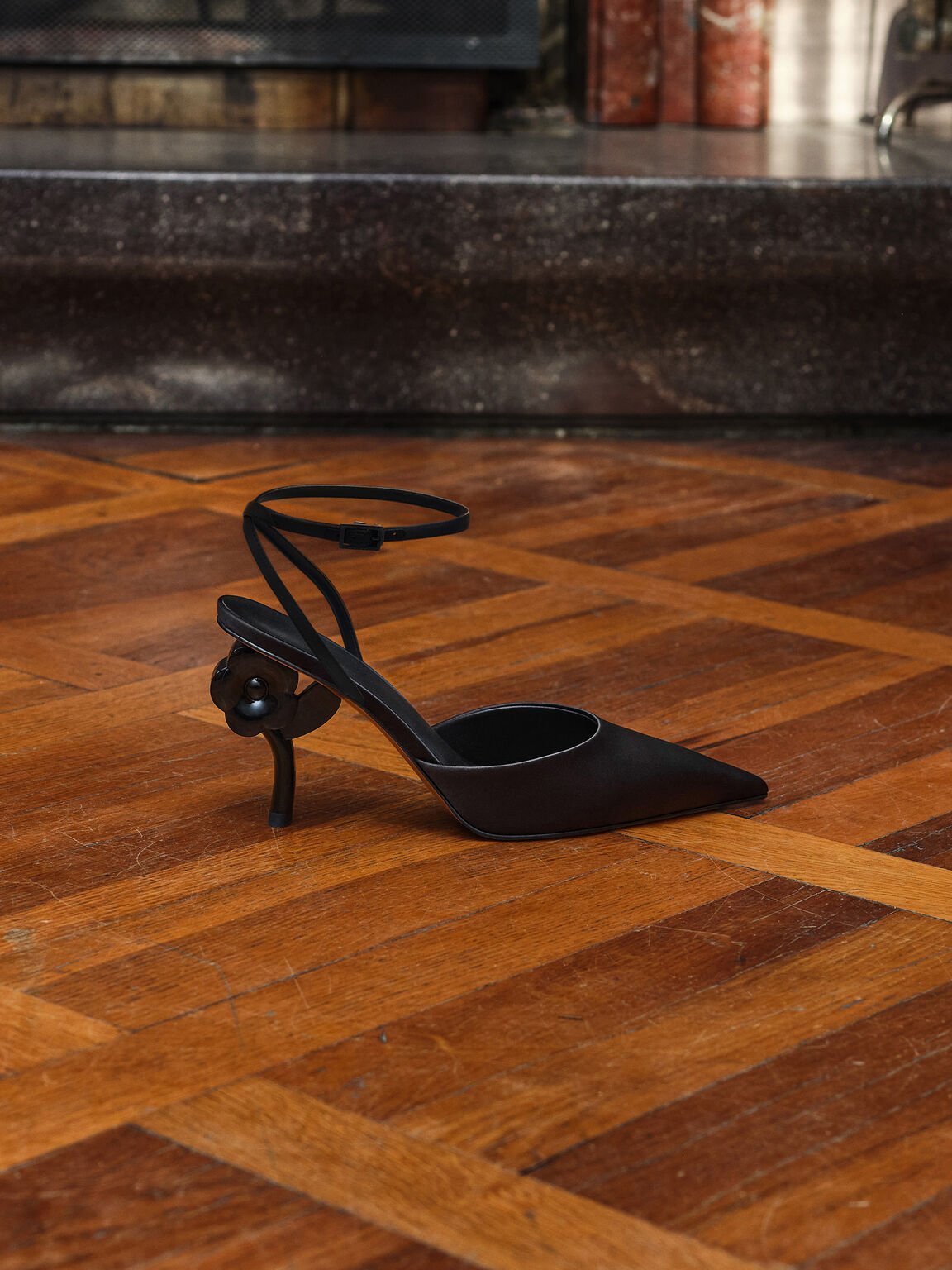 ポインテッドフラワーヒール アンクルストラップパンプス, ブラックテクスチャード, hi-res