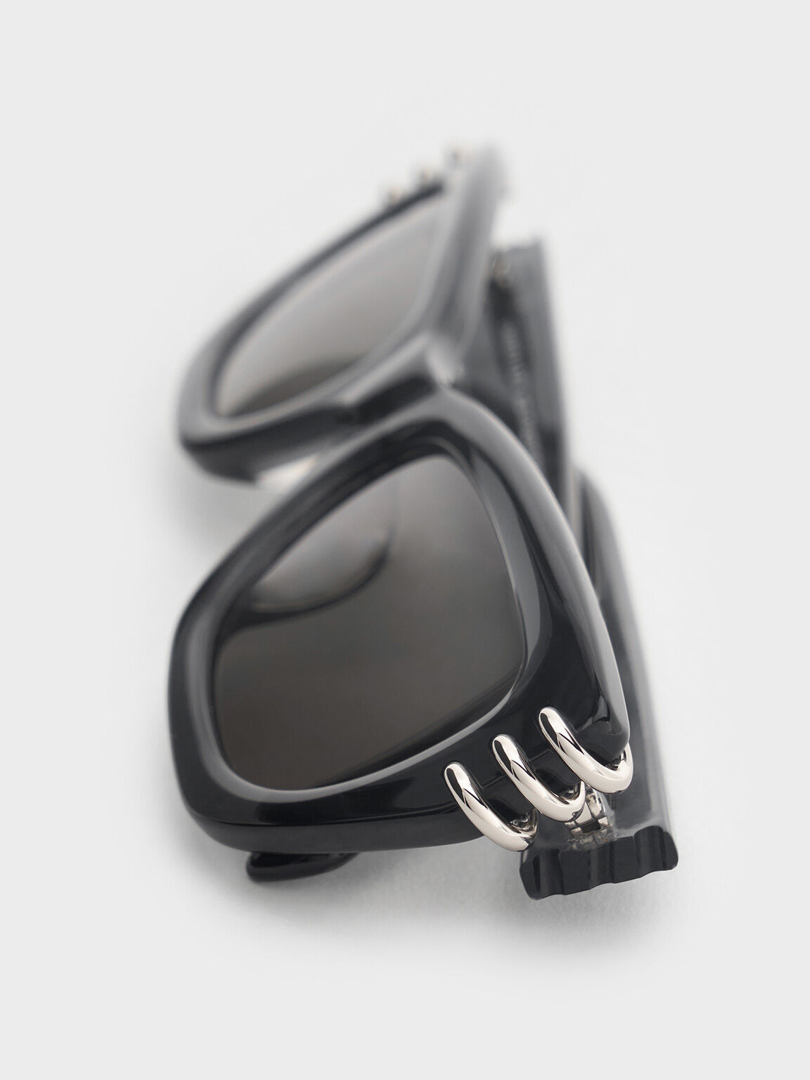 アセテート メタリックアクセントアンギュラーキャットアイサングラス, ノワール, hi-res